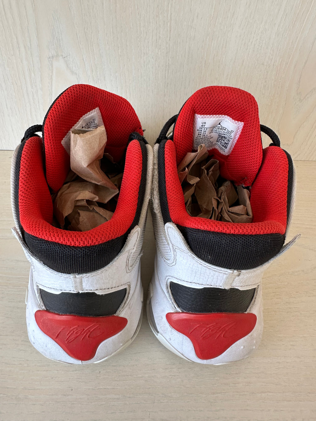 Jordan Max Aura 4 GS Weiß/University Red – EU 36 – guter Zustand
