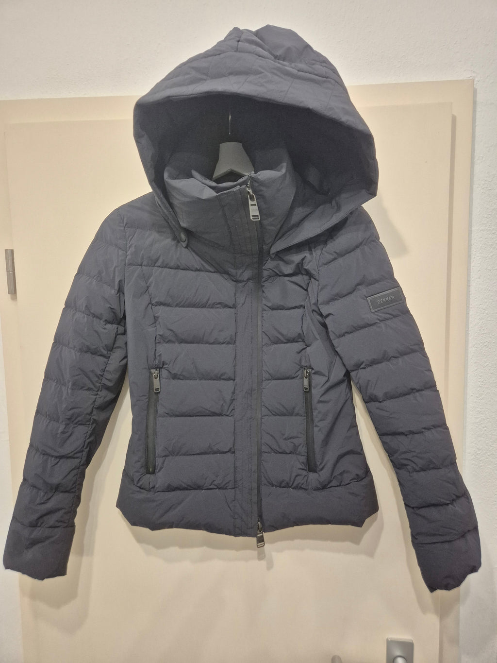 Dekker Women's Hooded Down Jacket IT 40/EU 36 Black, Good Condition