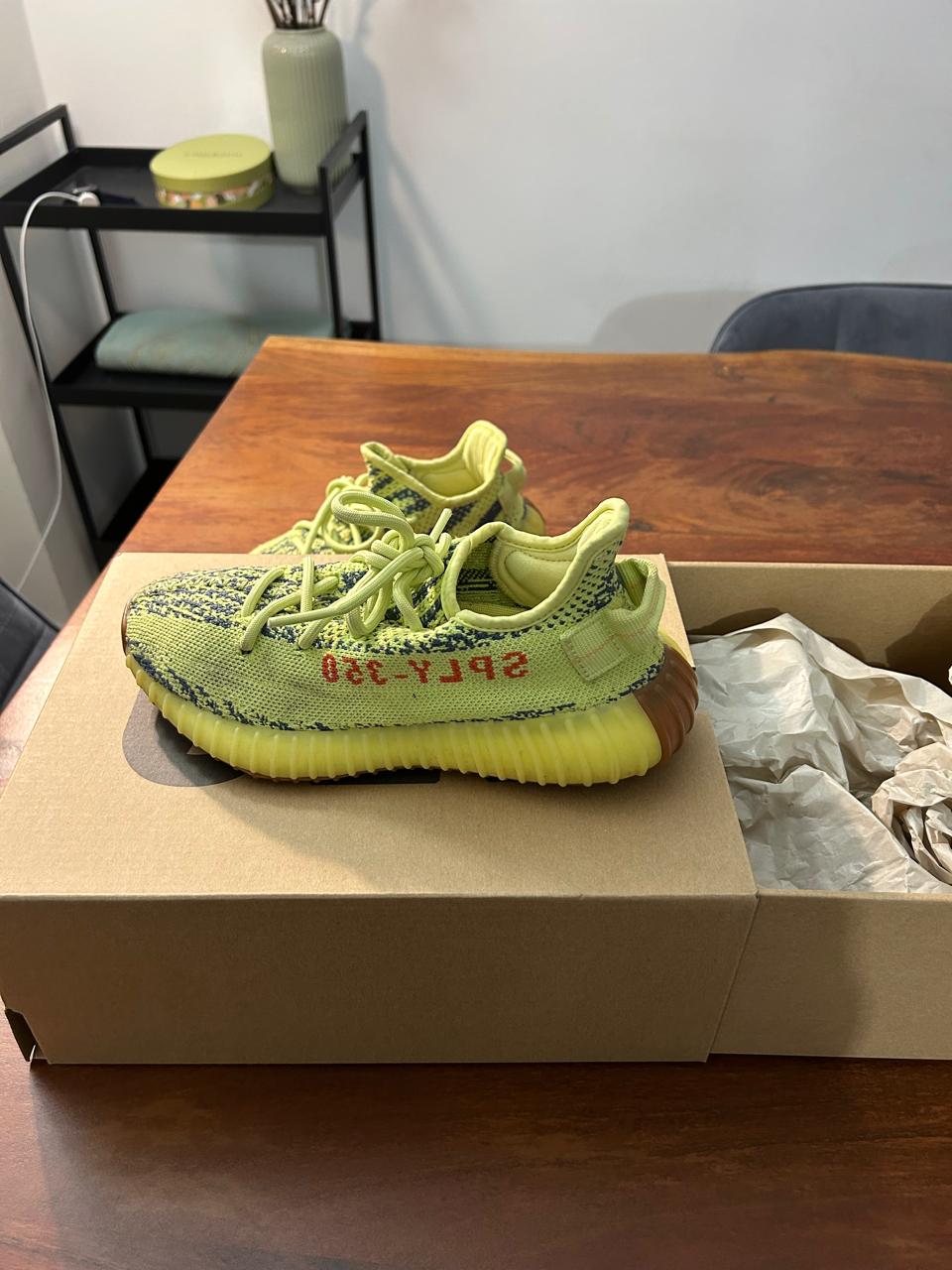 Adidas Yeezy Boost 350 V2 Semi Frozen Yellow EU 36 / UK 3,5 – Guter Zustand