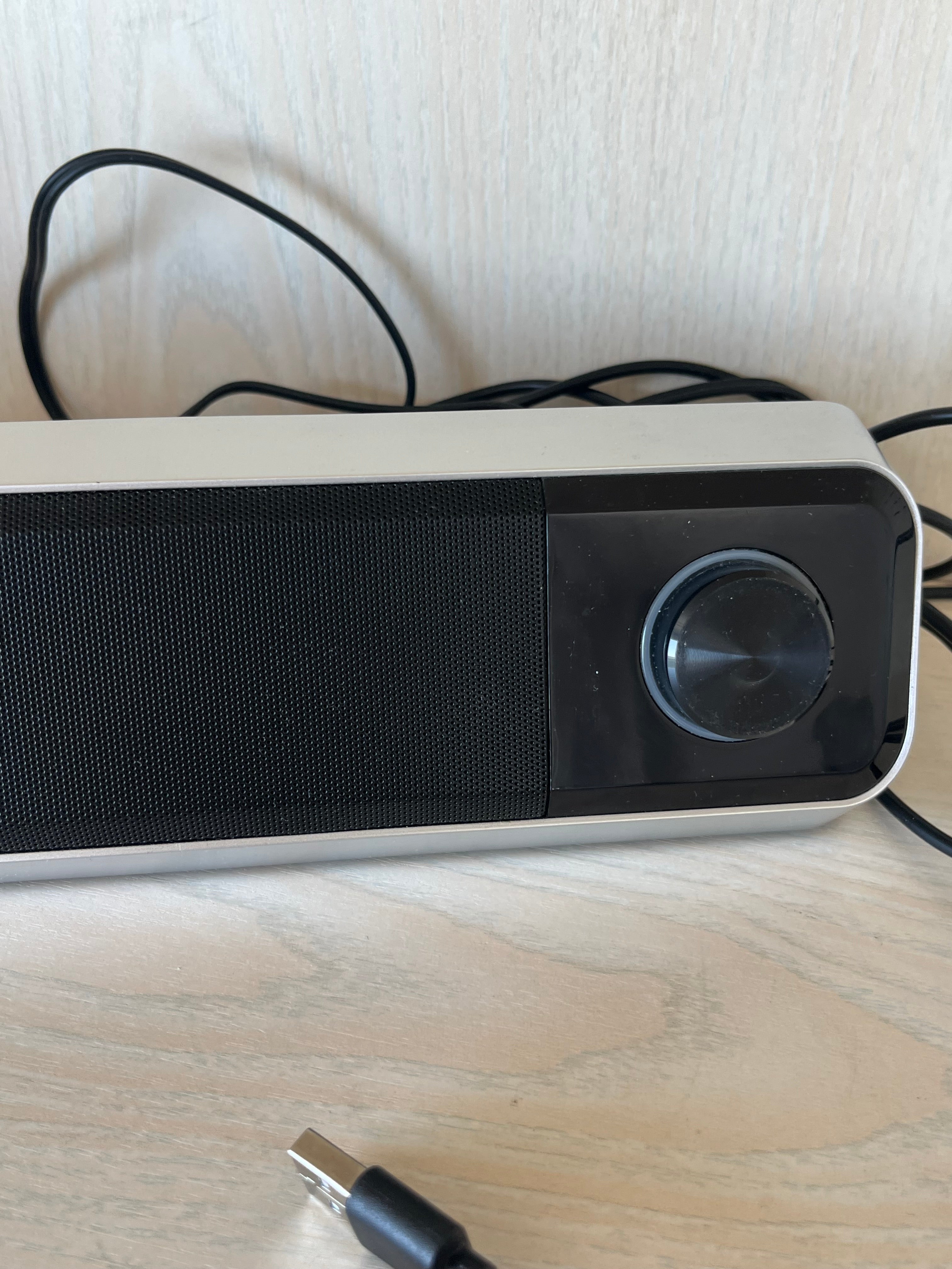 ELEGIANT SR400 2-in-1 Bluetooth Sound Bar/PC Speakers, Compact, Black/Silver, VG