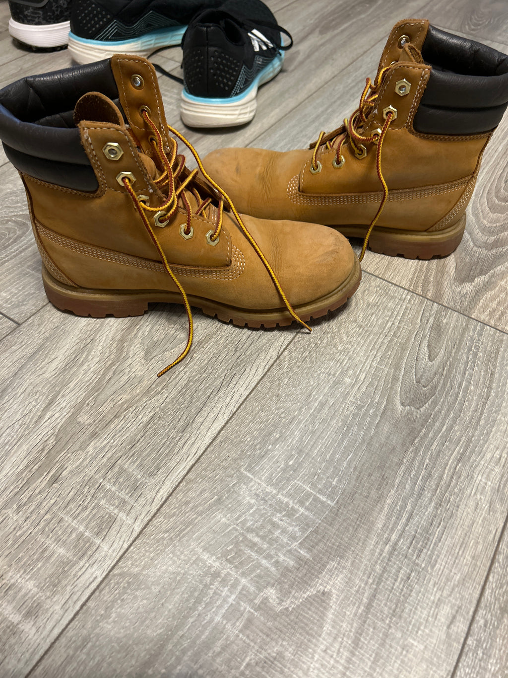 Timberland Premium 6-Inch Waterproof Boots Wheat Nubuck EU 38.5 Good