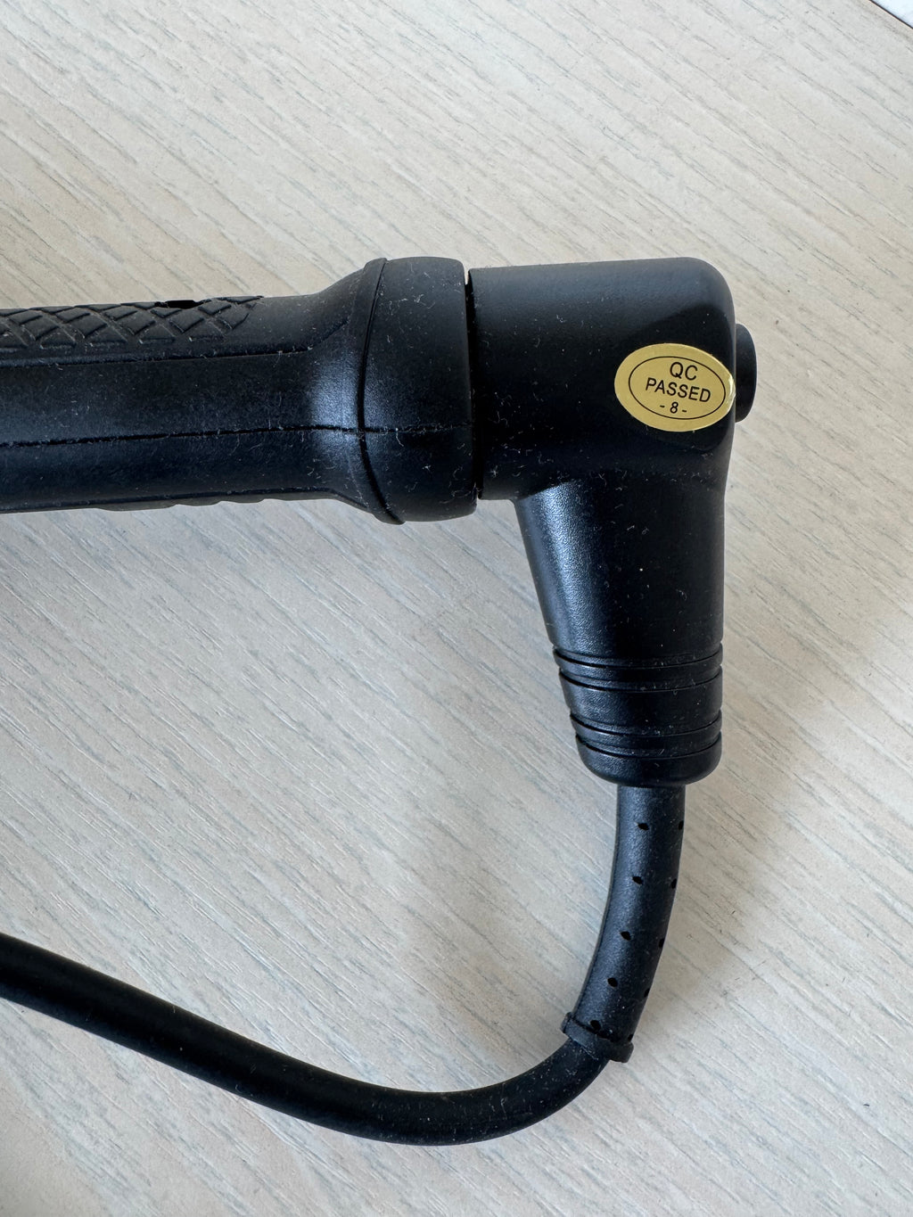 Omikxo Tapered Curling Wand Black Medium – Normal Use
