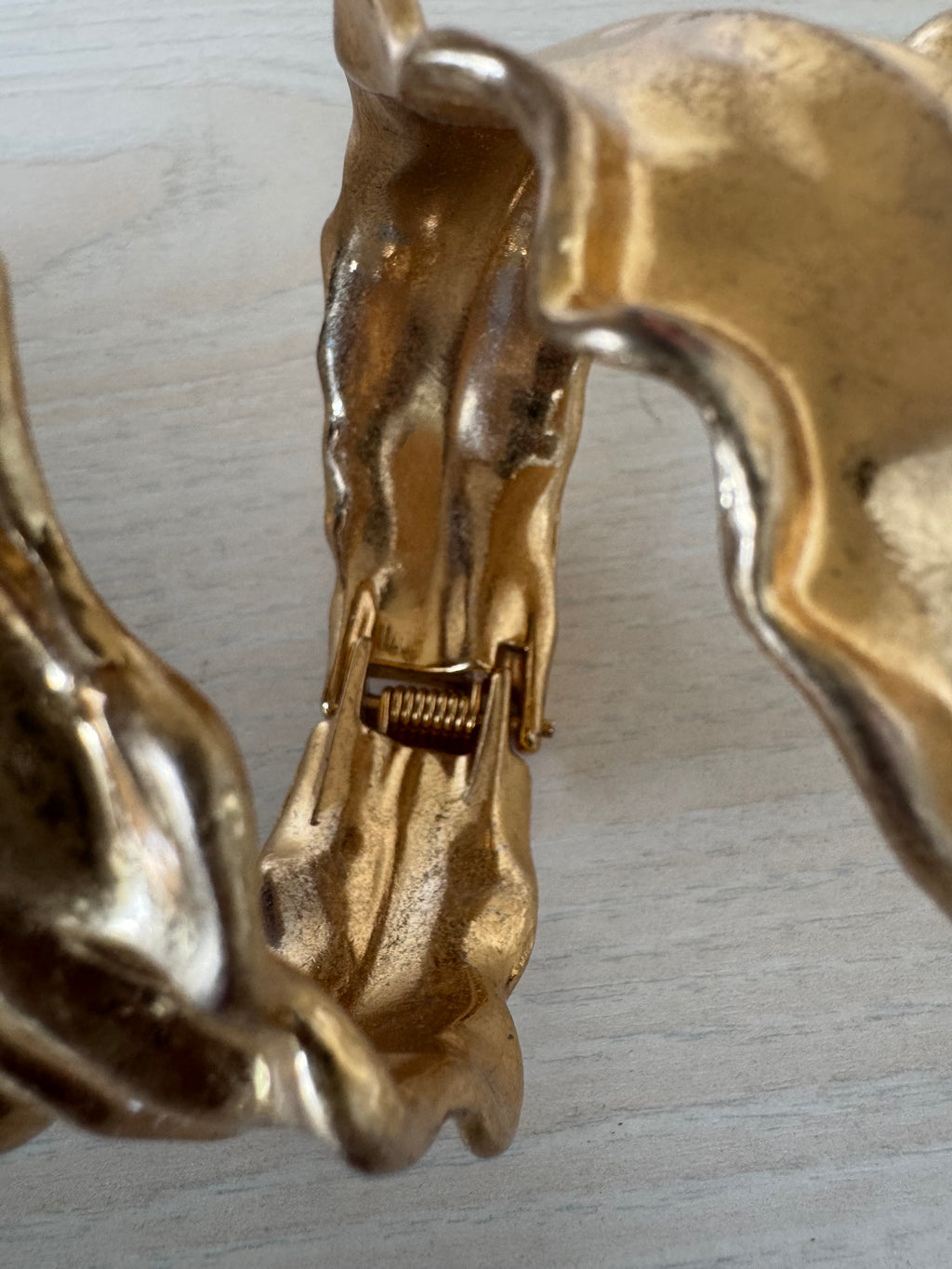 Paar Vintage französische Bronze-Gardinenhalter – Blattdesign, sehr guter Zustand