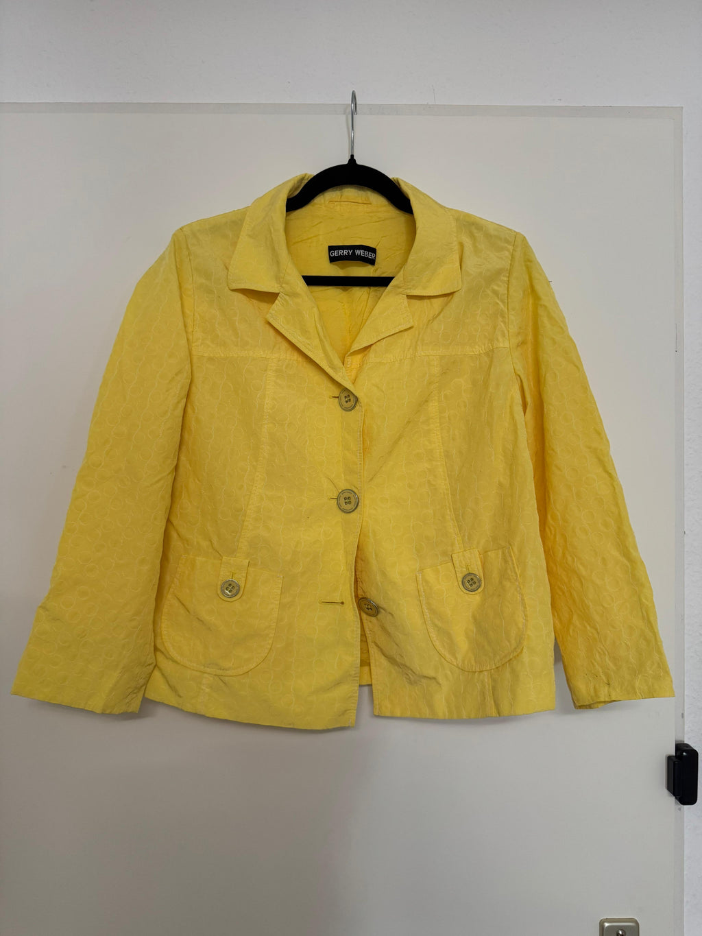 Gerry Weber yellow blazer, size 42, very good condition