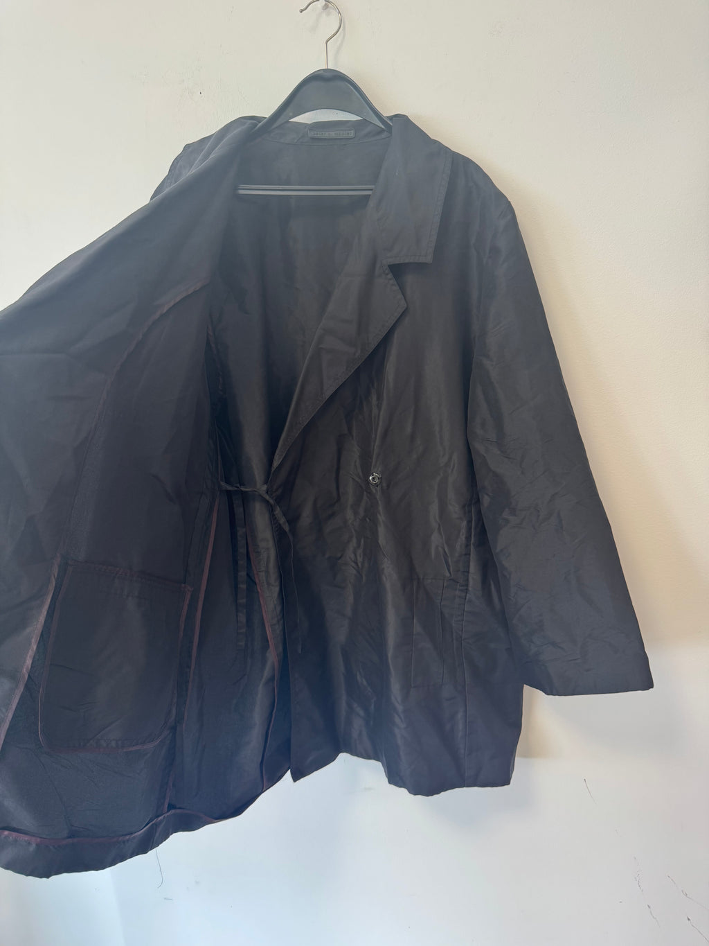 Peter O. Mahler Seidenmantel XL – schwarz, minimalistisch, sehr guter Zustand