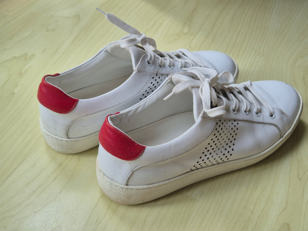 Moncler Low-Top Sneakers White/Red Leather EU 38 Normal Use