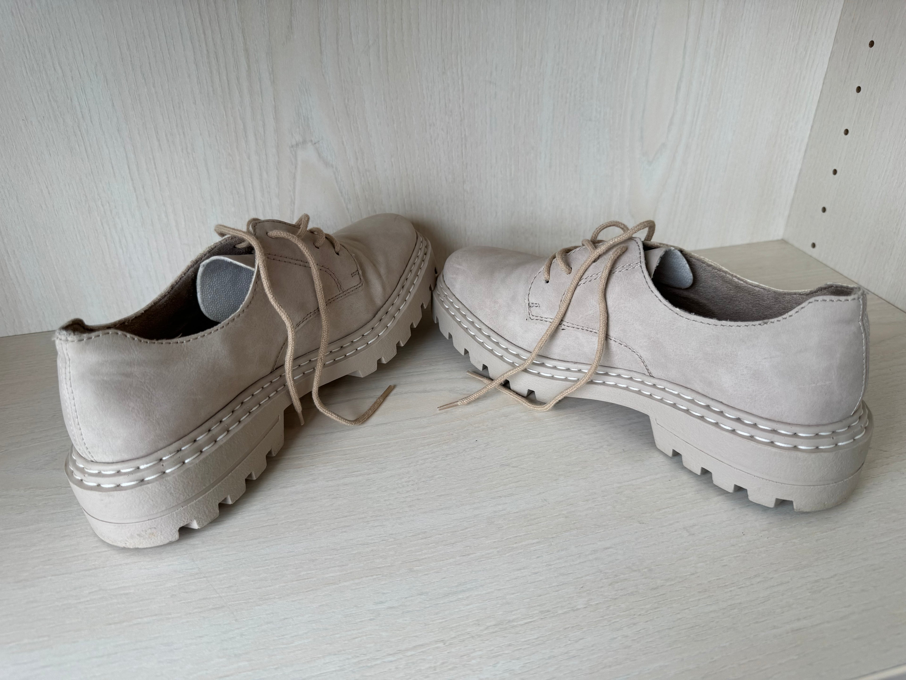 Rieker Damen Schnürschuhe Leder Beige Gr. 39 Guter Zustand