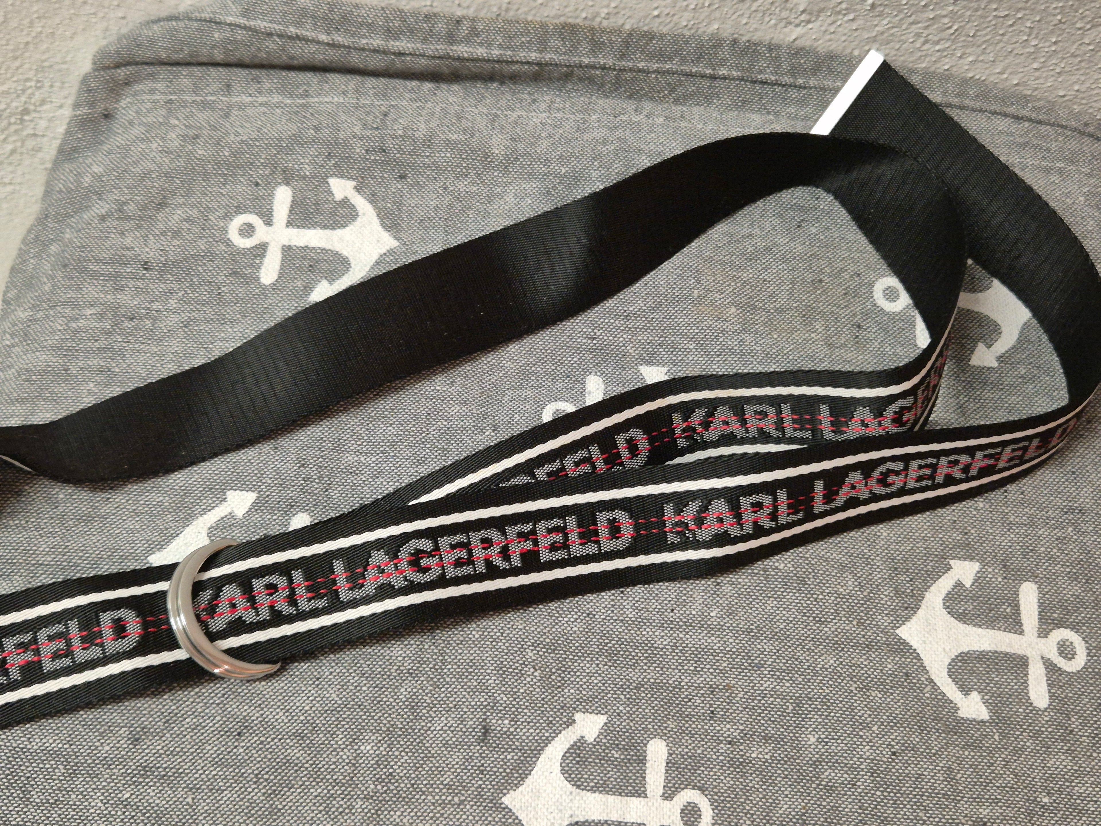 Karl Lagerfeld Plissiertes Blumen Maxikleid, XS (IT 38/FR 34), Schwarz/Rot, Sehr Gut