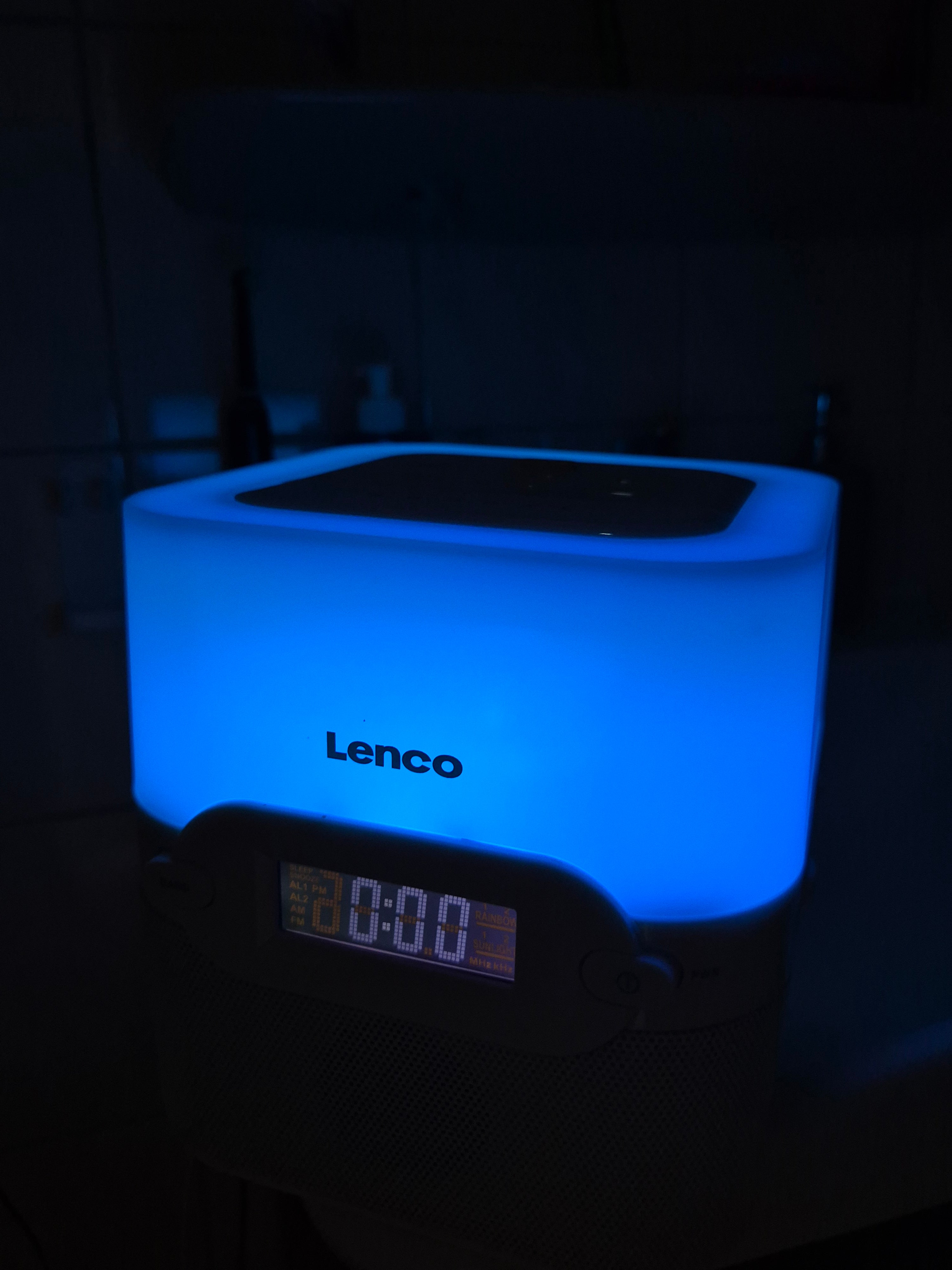 Lenco CRW-2 Sunrise Radiowecker Weiß/Cream Kompakt mit Adapter, guter Zustand