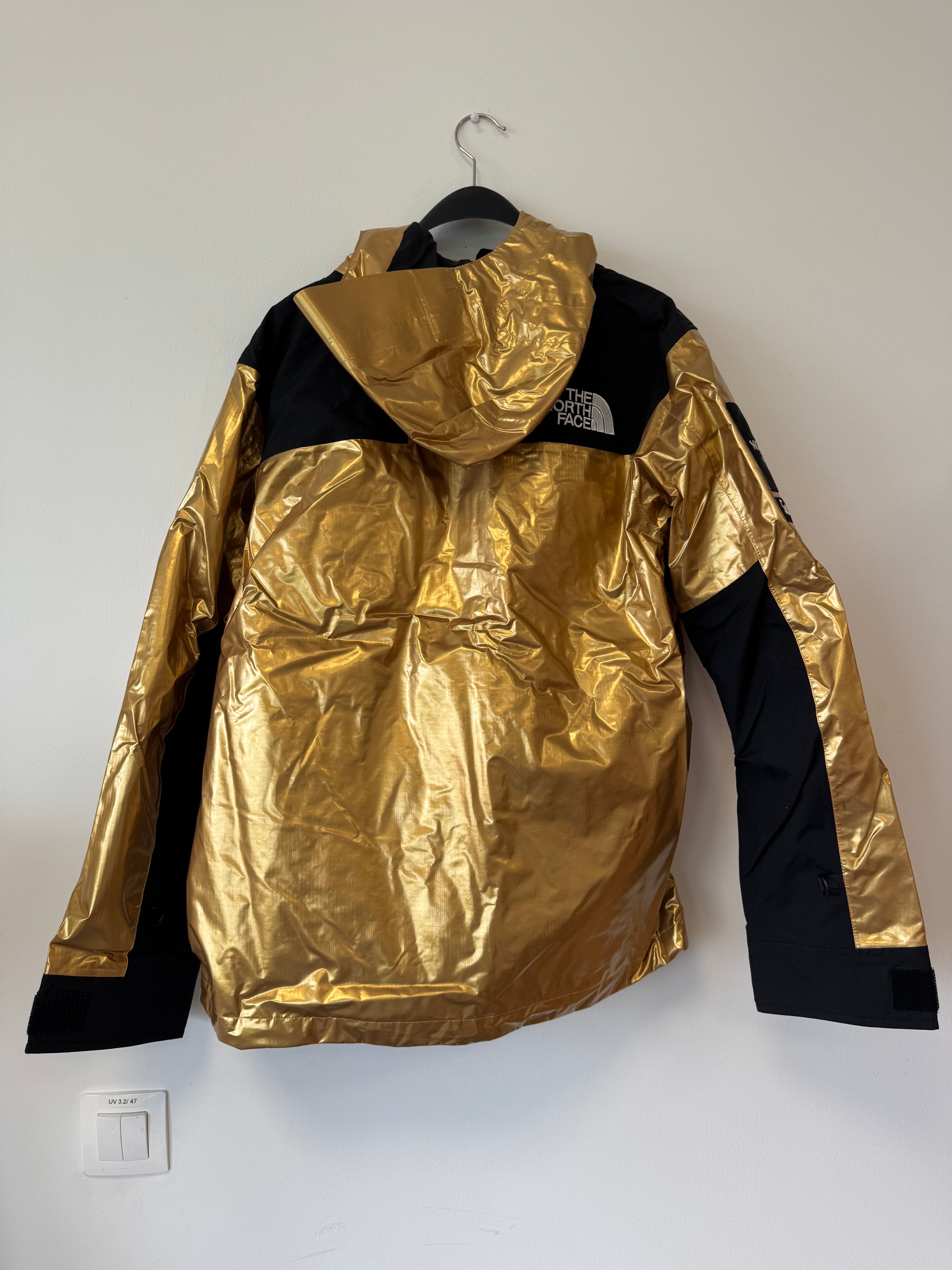 Supreme x The North Face Metallic Mountain Parka Gold S Neu mit Etikett
