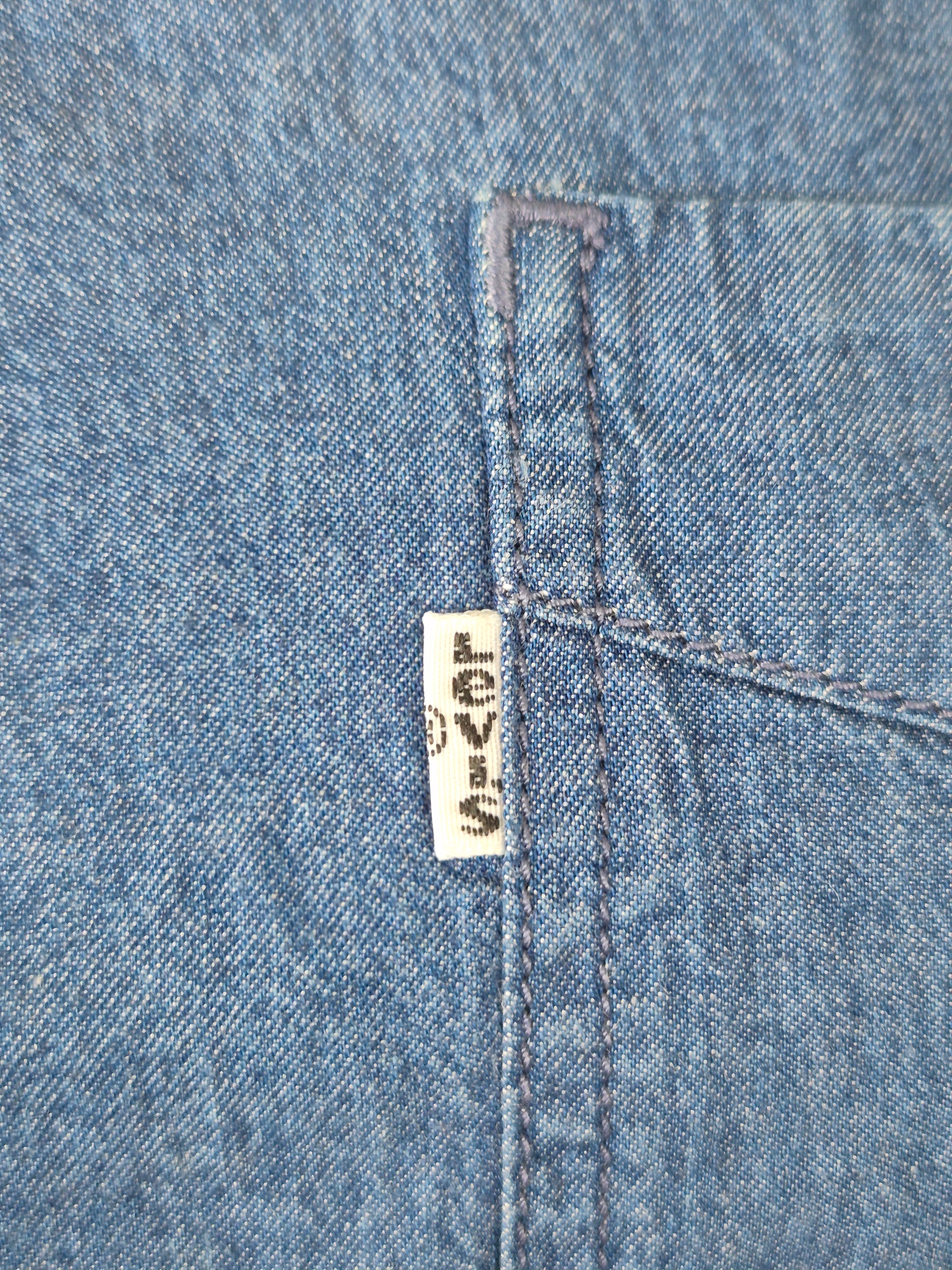 Levi’s Kurzarm Denim Shirt Dunkelindigo Größe M – Sehr guter Zustand