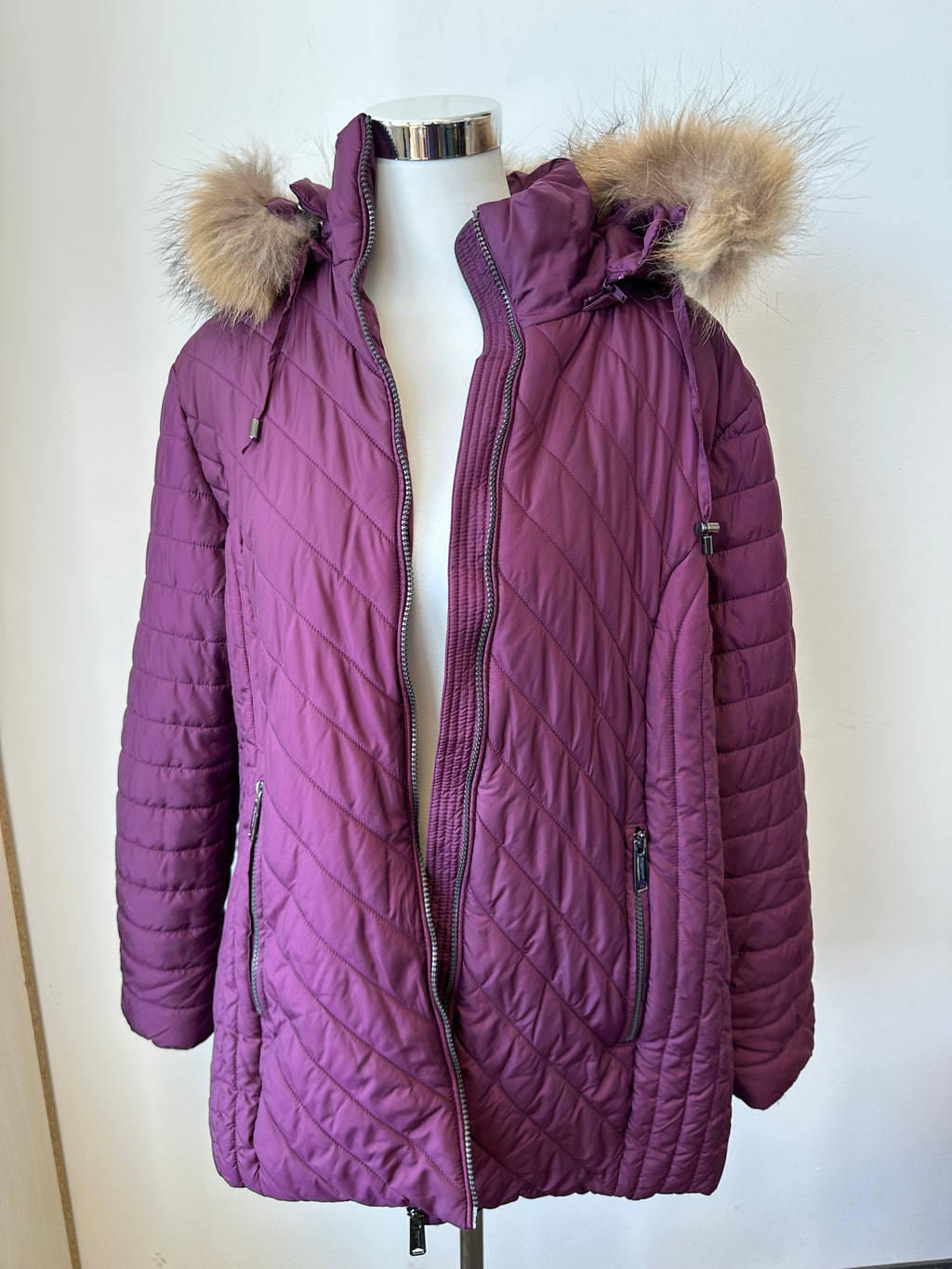 Windfield quilted winter coat, EU 48/UK 22, wine, faux-fur hood, like new
