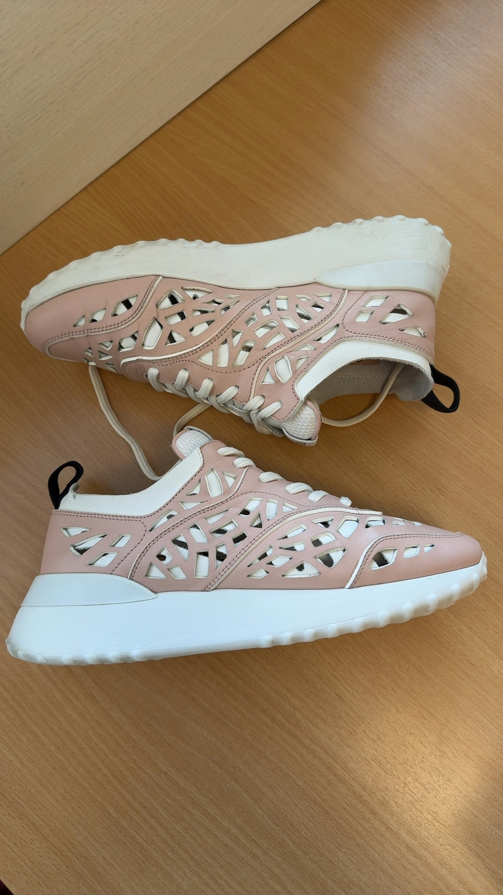 Tod’s Cut-Out Leder Sneakers Blush Pink EU 37.5 Sehr Gut