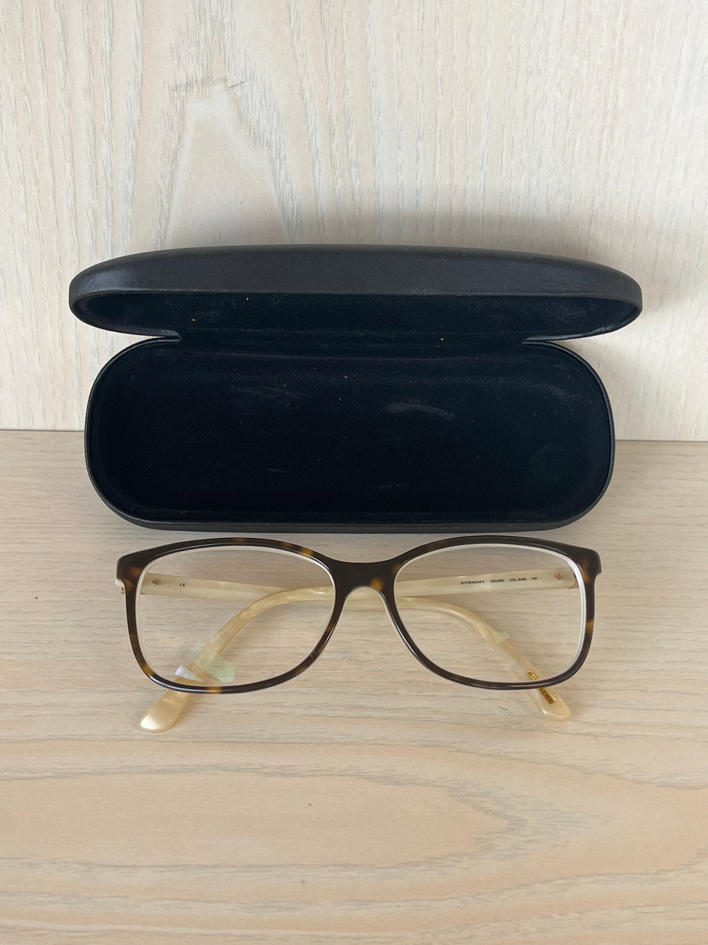 GIVENCHY VGV268 Black/Ivory Women’s Eyeglass Frame 140mm – Very Good