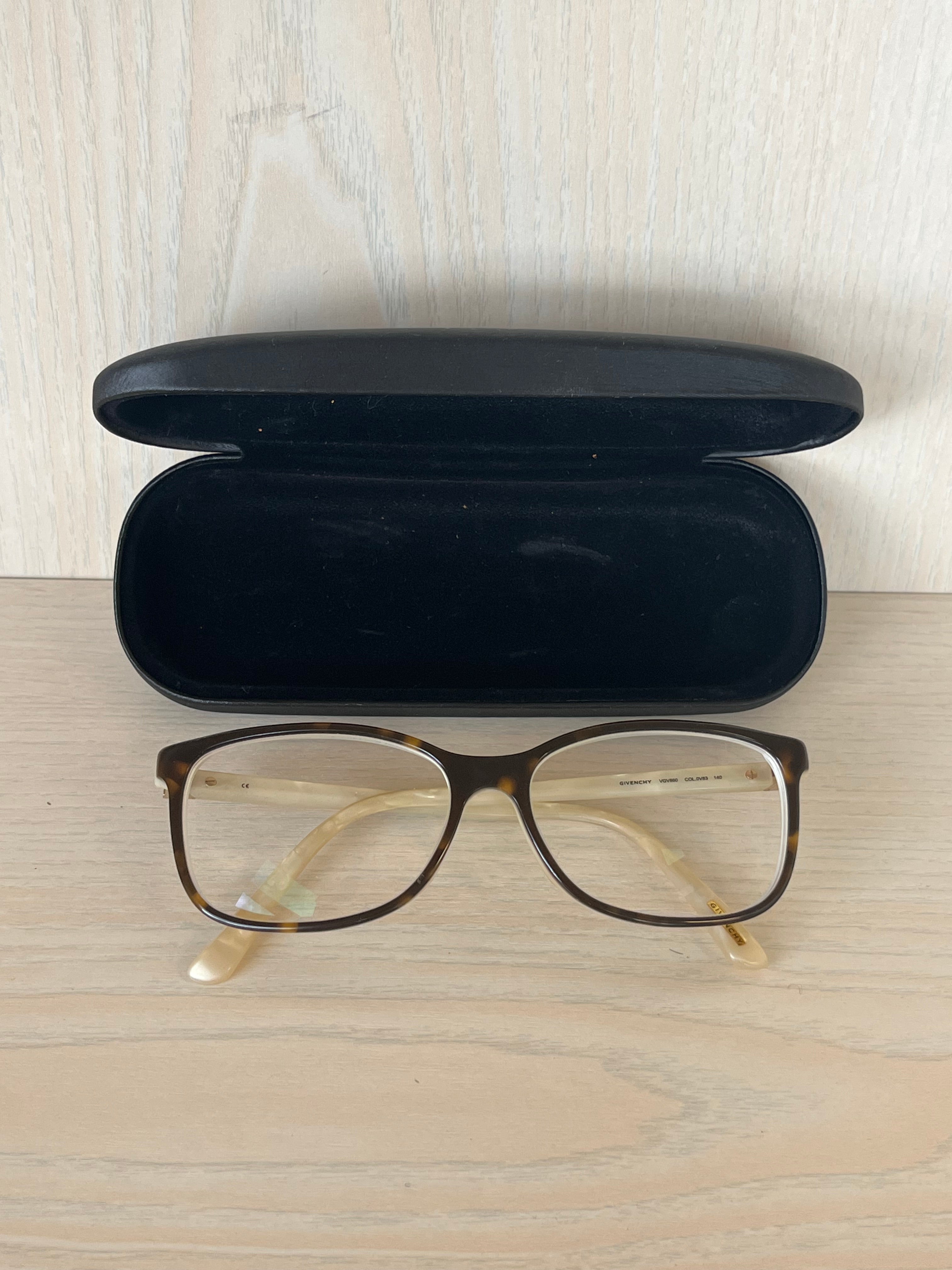 GIVENCHY VGV268 Black/Ivory Women’s Eyeglass Frame 140mm – Very Good