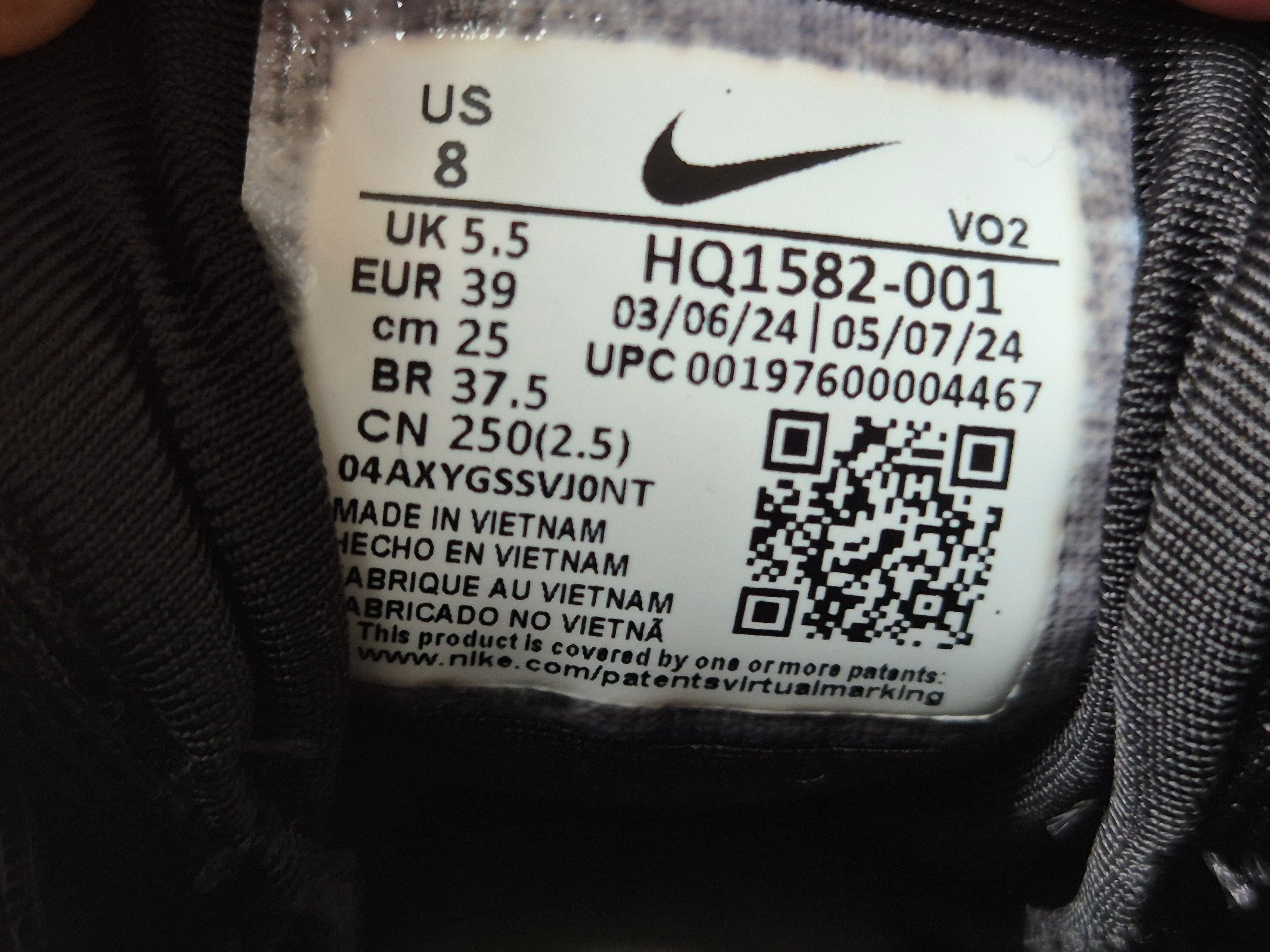 Nike V2K Run „Black Anthracite/Chrome“, EU 39 – sehr guter Zustand