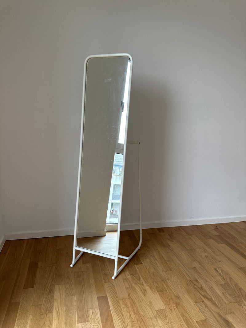 IKEA KNAPPER standing mirror, white, medium, very good condition