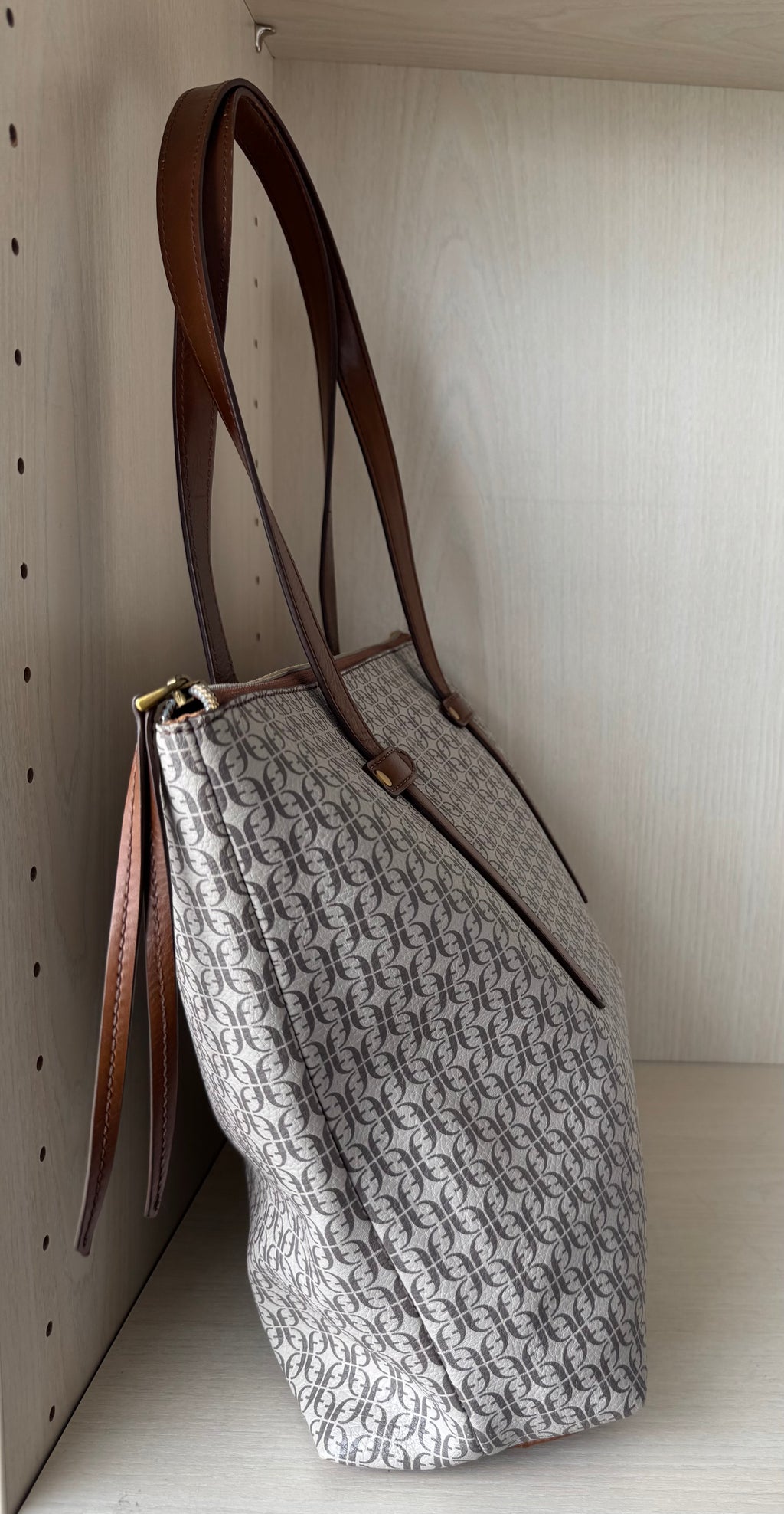 Fossil Jacqueline Tote Heritage Monogram Beige Canvas Mittel, guter Zustand