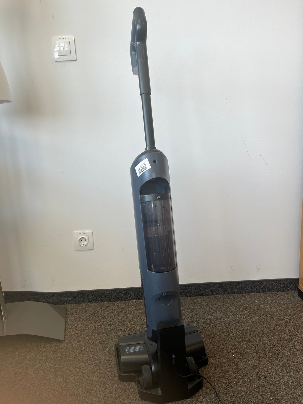 AEG Ultimate8000 Cordless Wet & Dry Stick Vacuum-Mop, Black, Medium, Good Condition