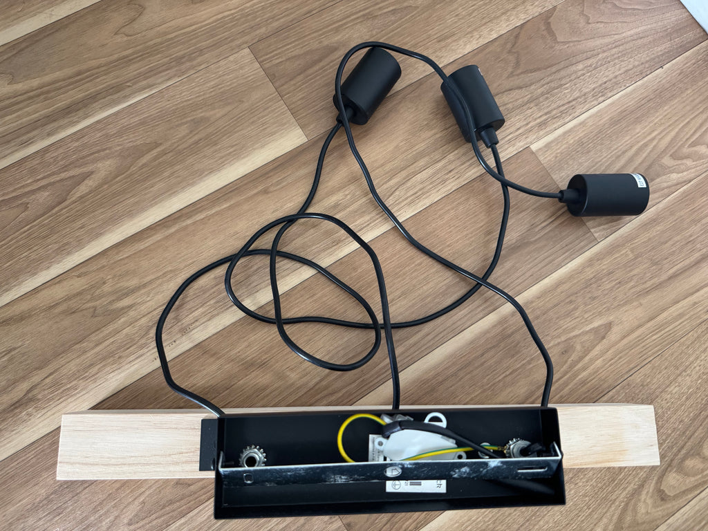 Sklum Tina Deckenlampe – Schwarz/Eiche, 60 cm, Sehr guter Zustand