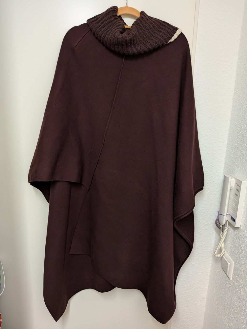 ZARA Strick Rollkragen Poncho/Cape, Dunkelburgund, Gr. S, Wie Neu