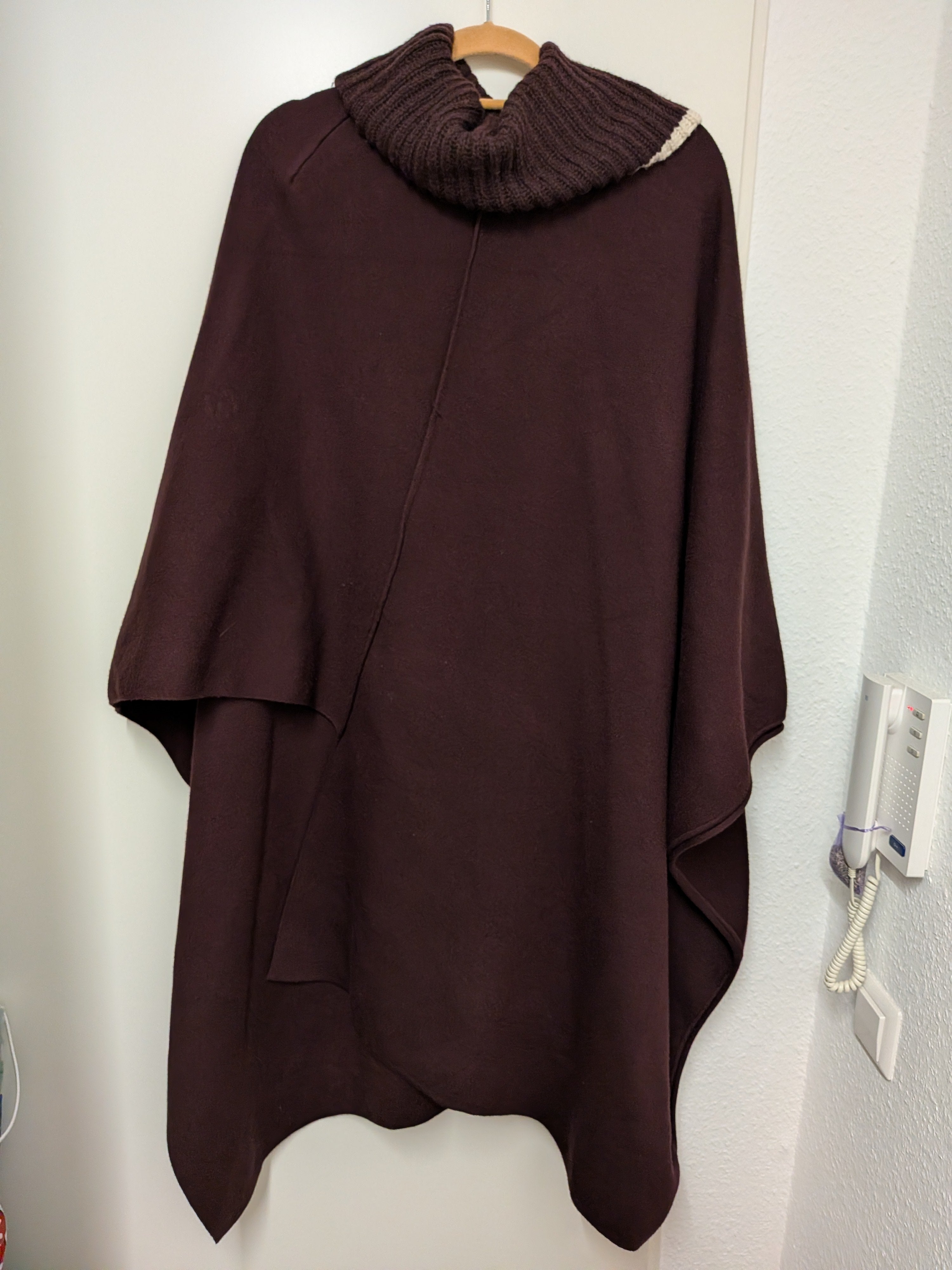 ZARA Strick Rollkragen Poncho/Cape, Dunkelburgund, Gr. S, Wie Neu