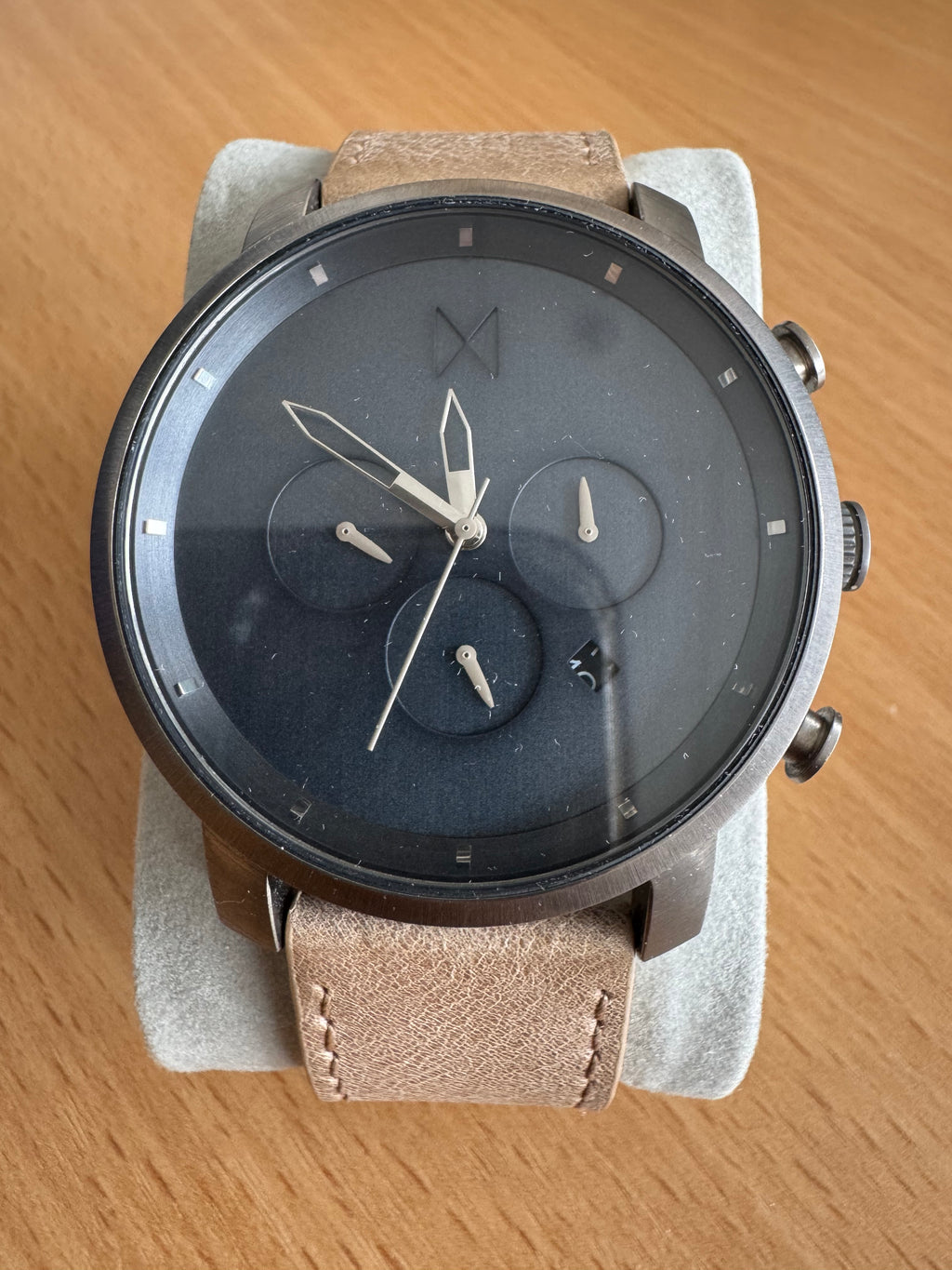MVMT Chrono 40 Gunmetal Sandstone – 40mm Chronograph, sehr guter Zustand