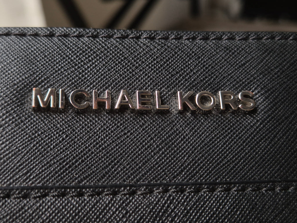 Michael Kors Voyager Large Tote Black Saffiano Leather, Very Good Condition