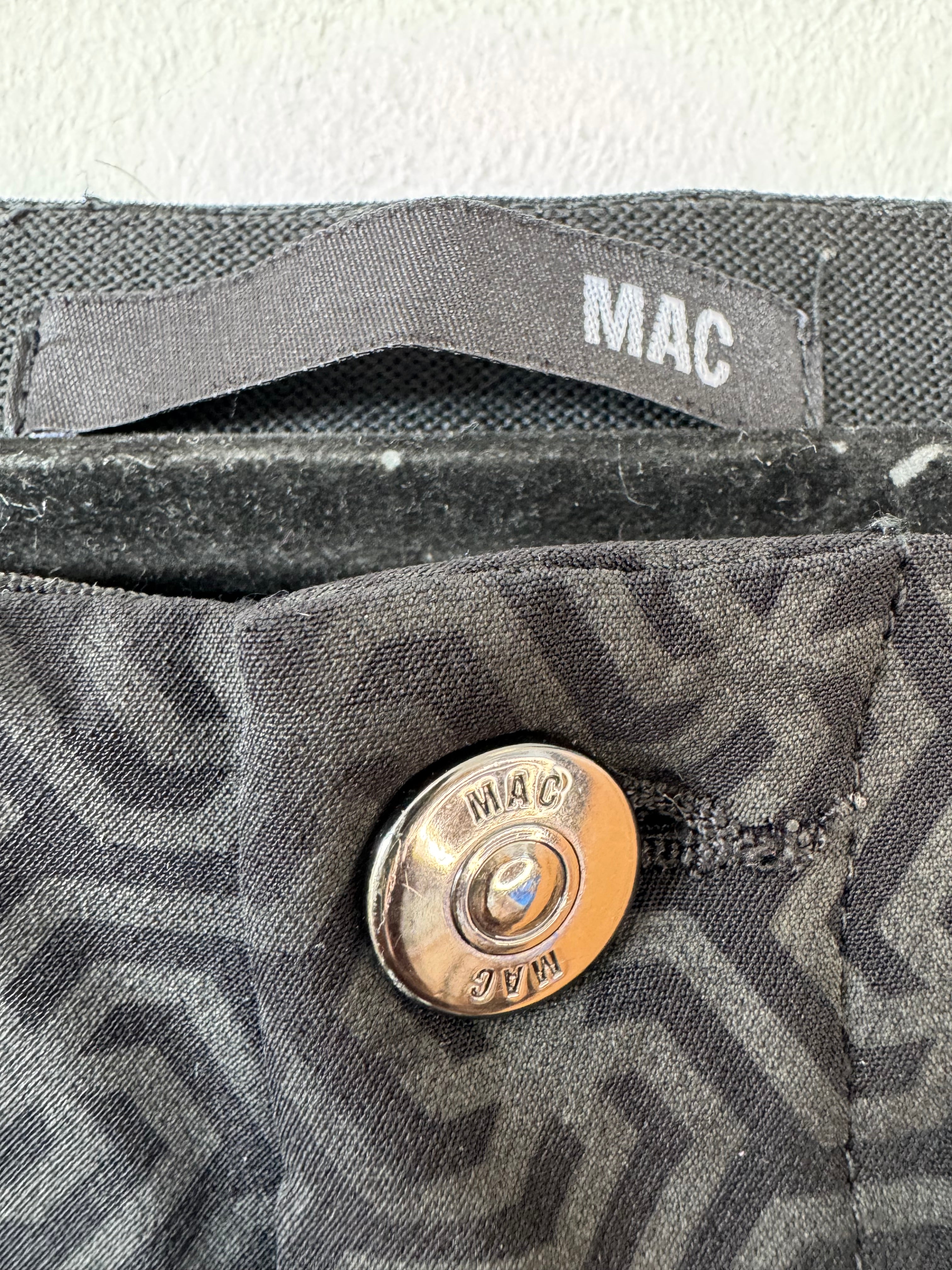 MAC Damenhose mit grafischem Muster – Grau, Größe M, Zustand gut