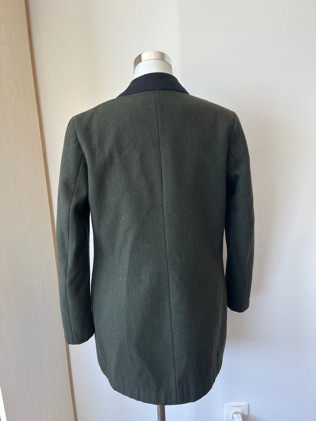 Mango Wool-Blend Coat XS – Black Double-Breasted, Gold Buttons, Good Condition