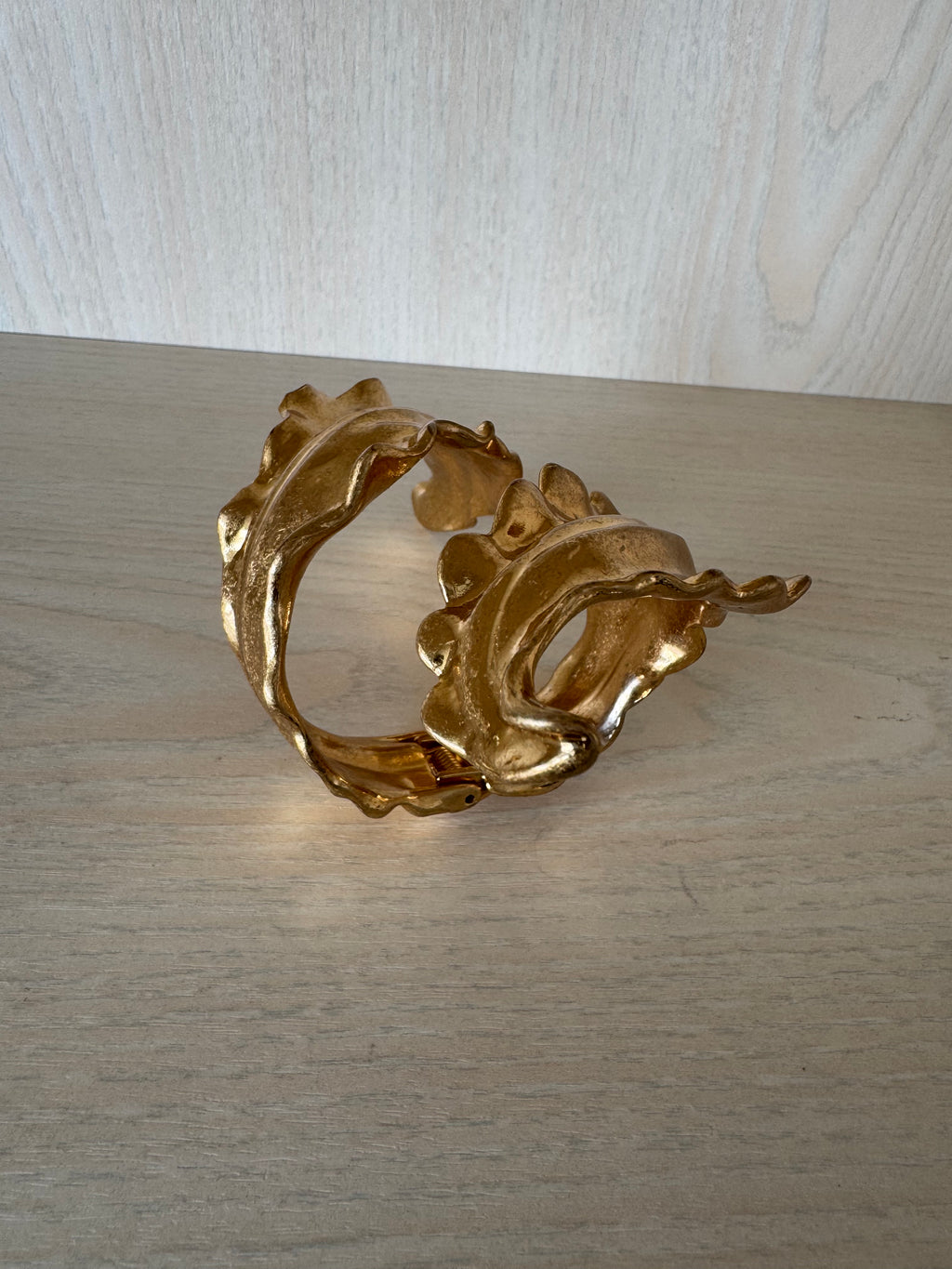 Paar Vintage französische Bronze-Gardinenhalter – Blattdesign, sehr guter Zustand