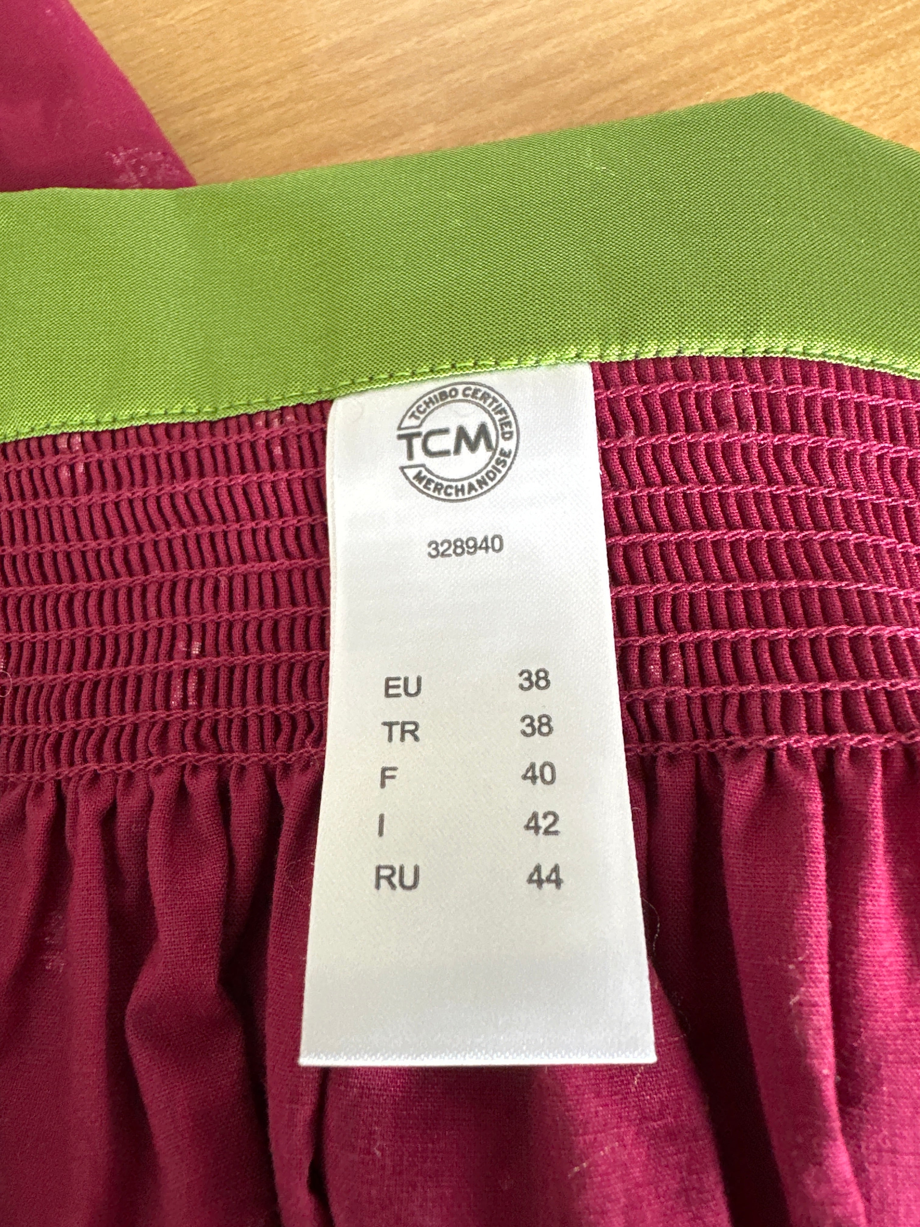 Midi Dirndl with 2 Aprons, EU 38, Maroon Polka Dot, Very Good Condition