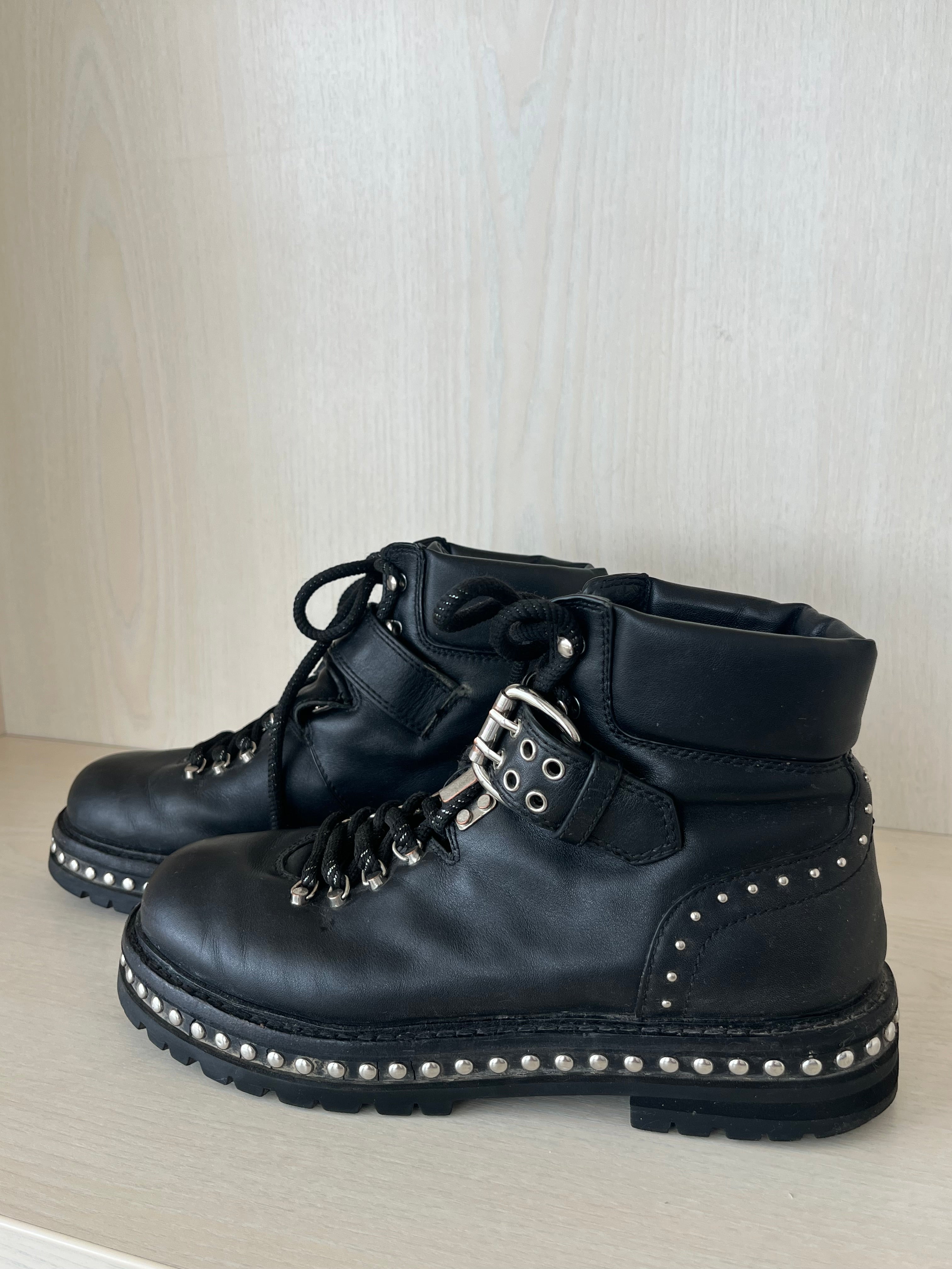 Lola Cruz Leder Combat Boots Nieten Schwarz EU 37 Zustand Gut