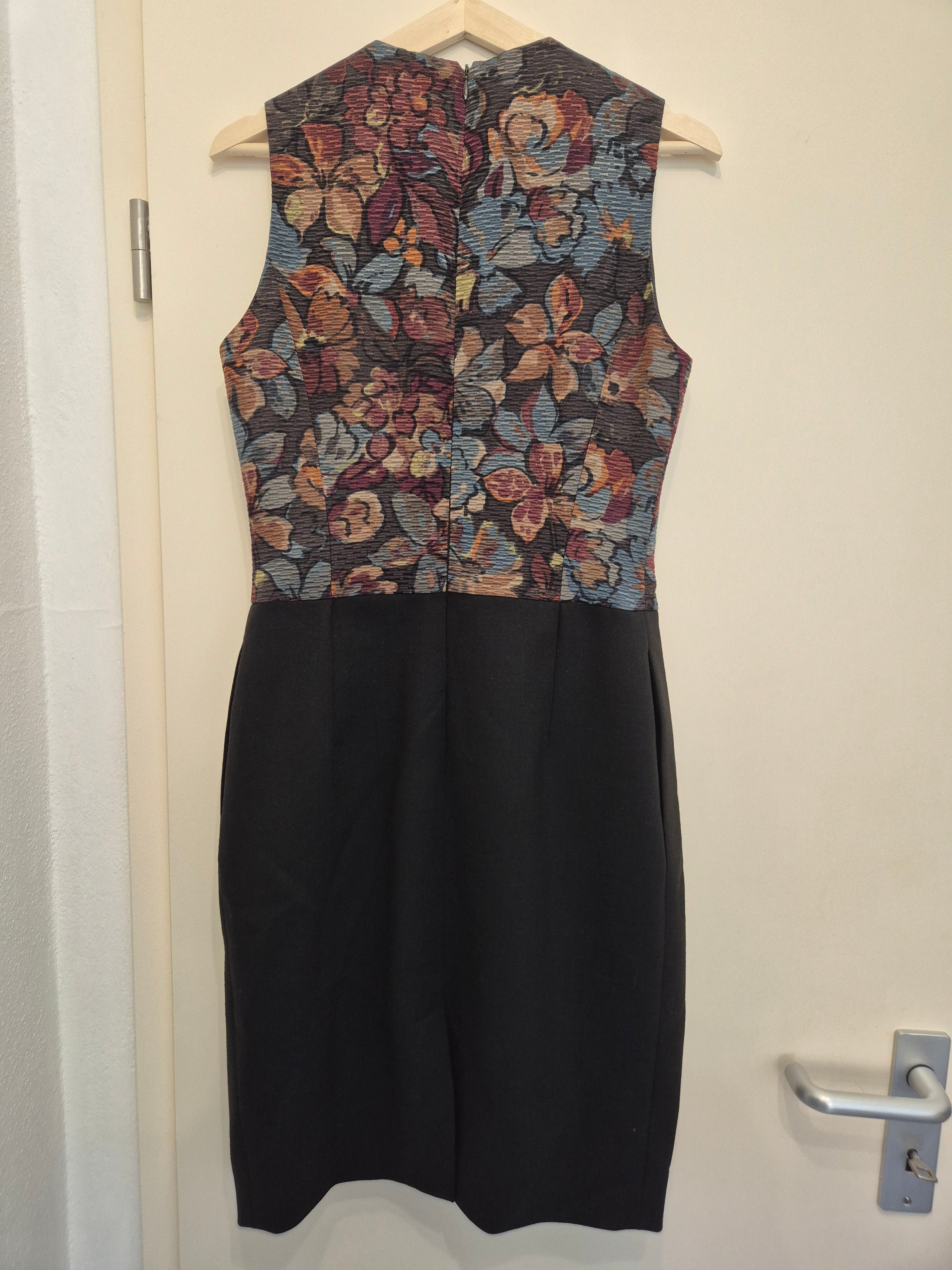 Etro Jacquard Kleid, Wolle-Seide, IT 40, Blumenmuster/Schwarz, Sehr gut