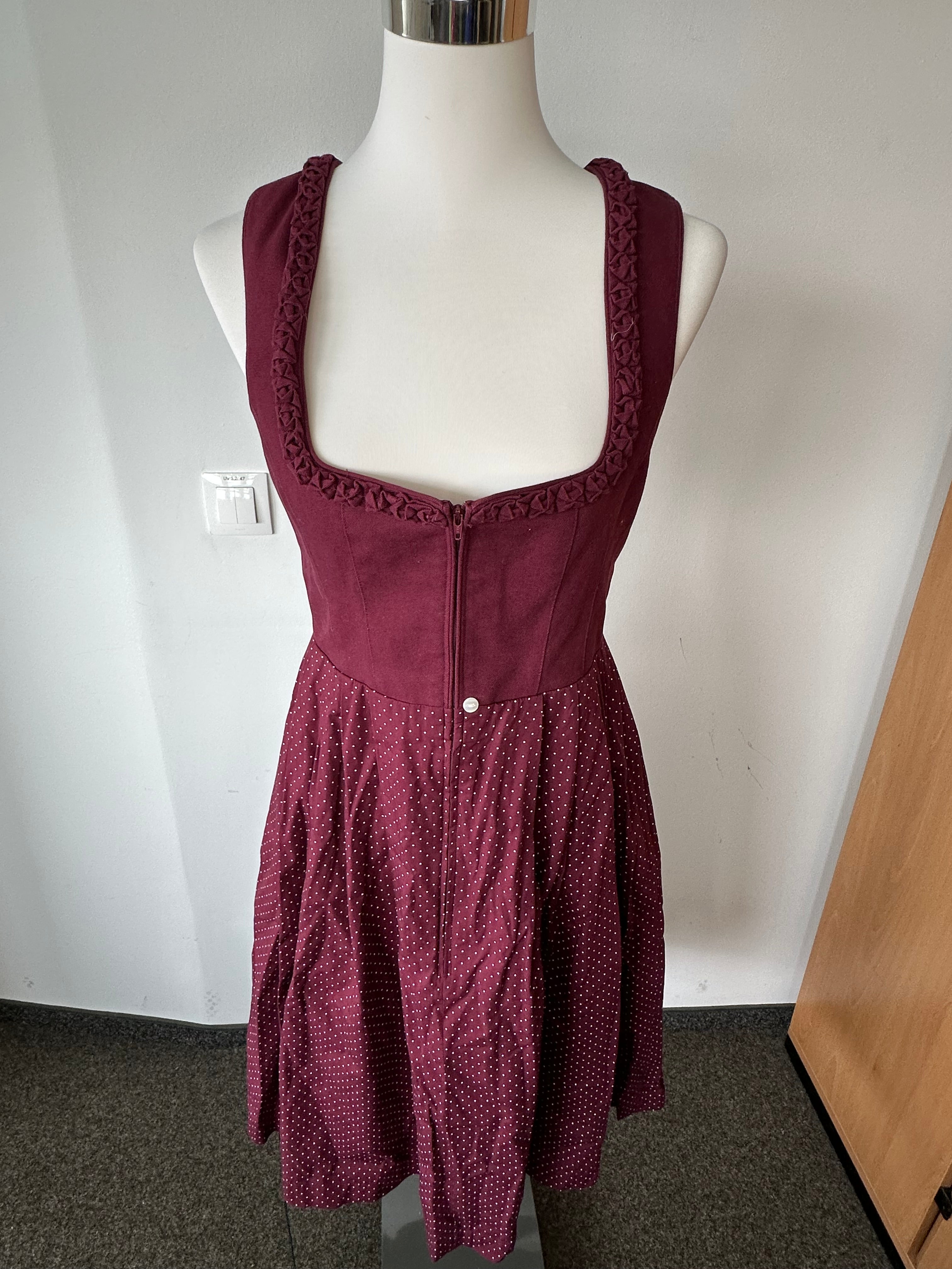 Midi Dirndl with 2 Aprons, EU 38, Maroon Polka Dot, Very Good Condition