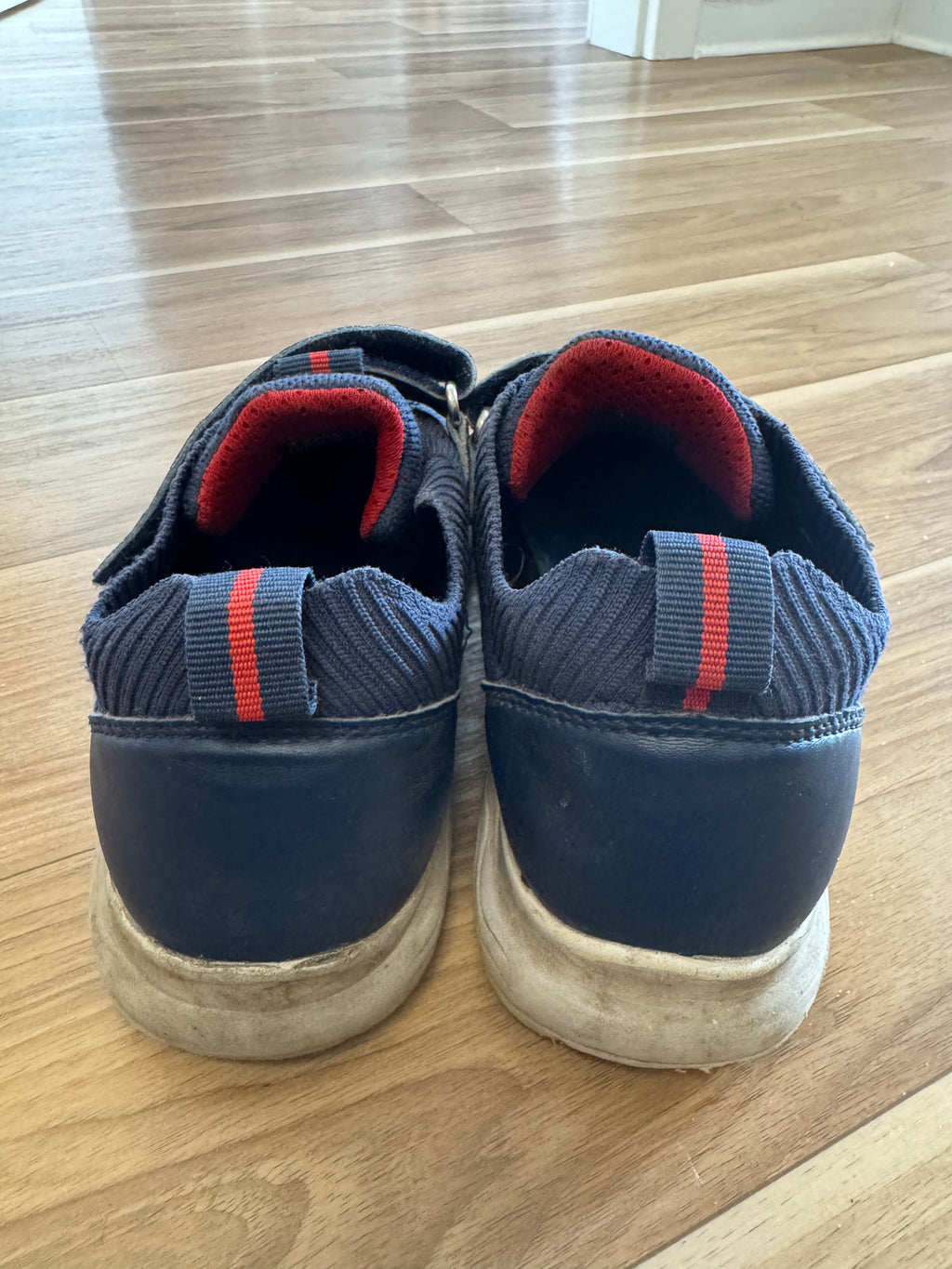 Geox Junior Spherica Sneaker EU 35 Navy – guter Zustand