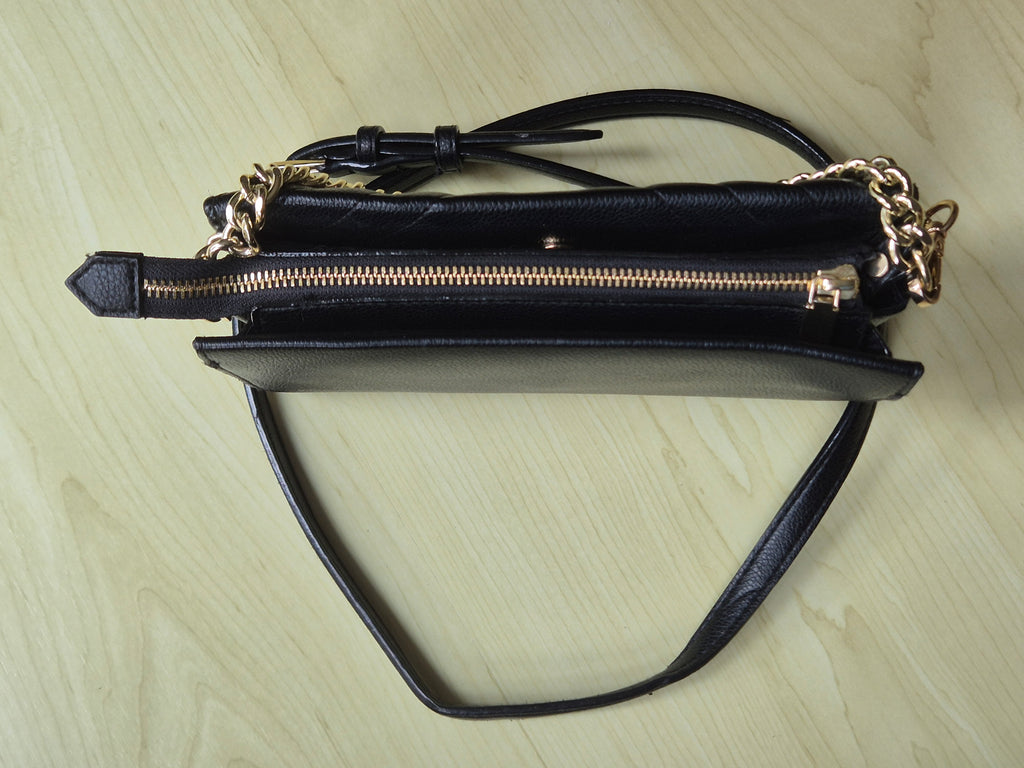 Victoria's Secret V Quilt Crossbody | Black | Gold Chain | Very Good Condition