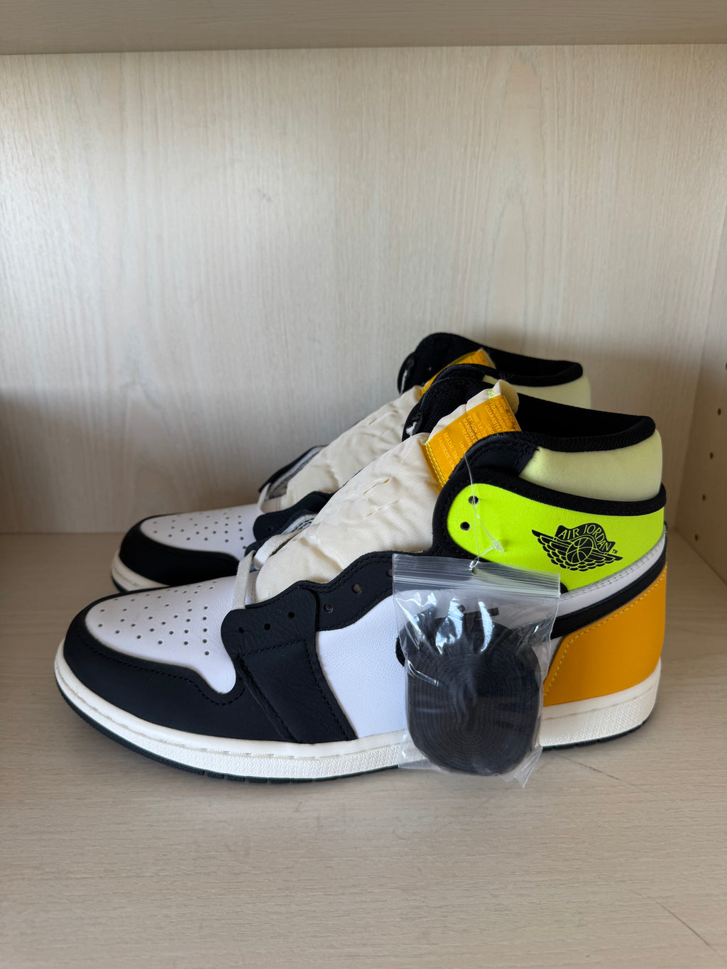 Nike Air Jordan 1 High OG Volt Gold DS US 11.5 / EU 45.5 New