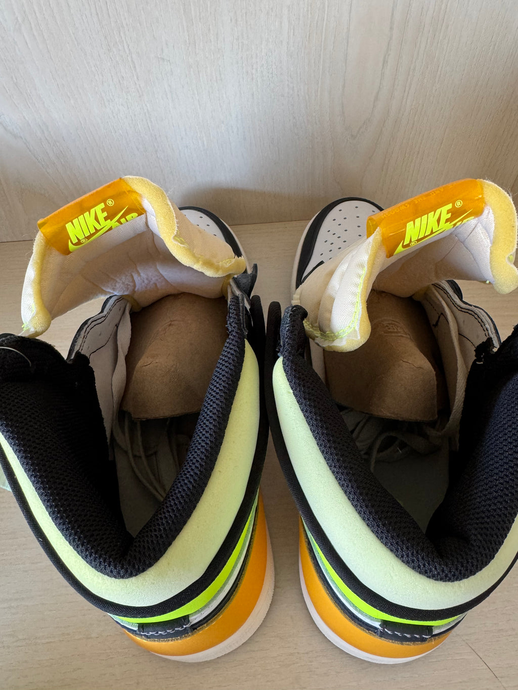 Nike Air Jordan 1 High OG Volt Gold DS US 11.5 / EU 45.5 New