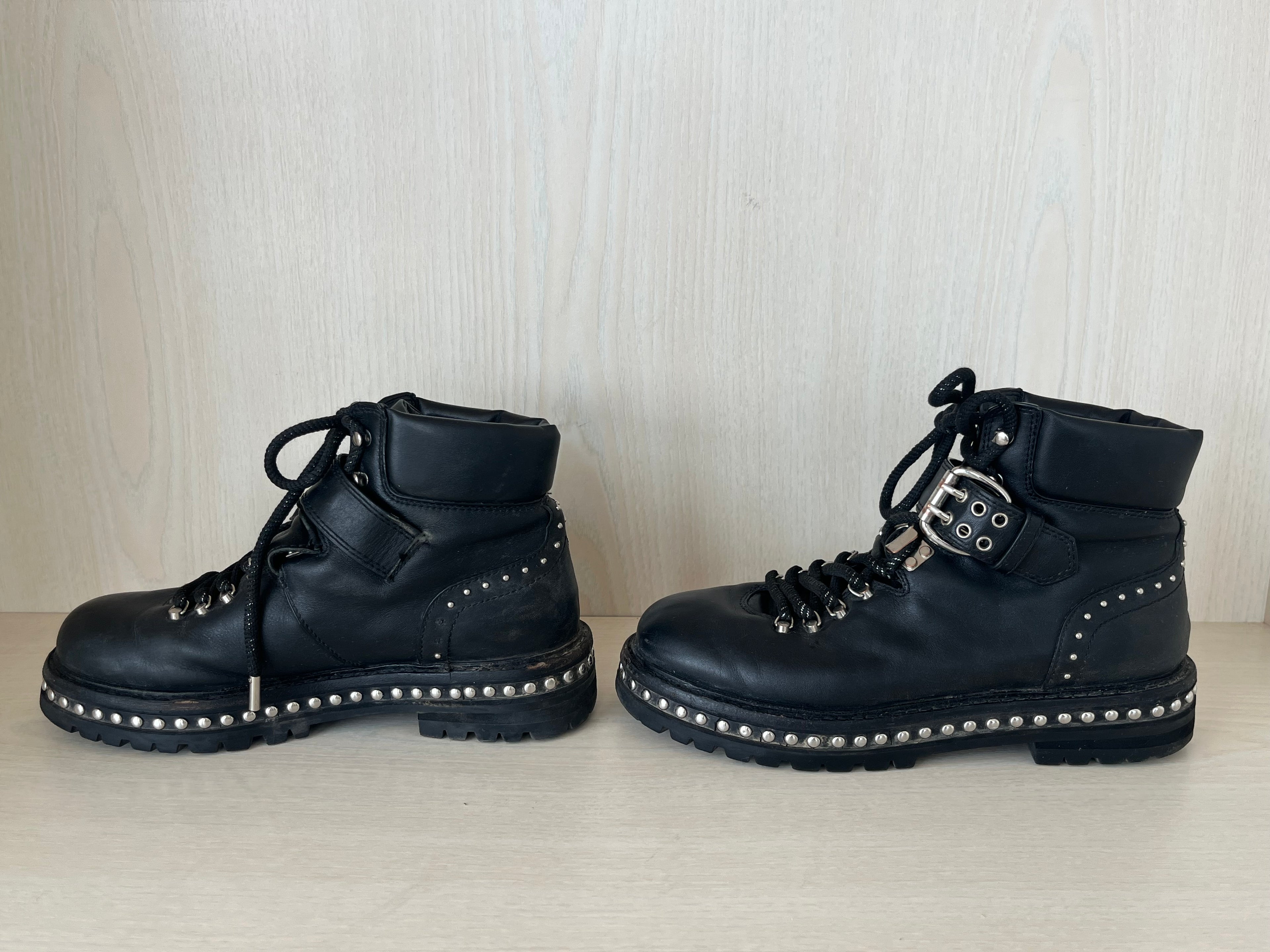 Lola Cruz Leder Combat Boots Nieten Schwarz EU 37 Zustand Gut
