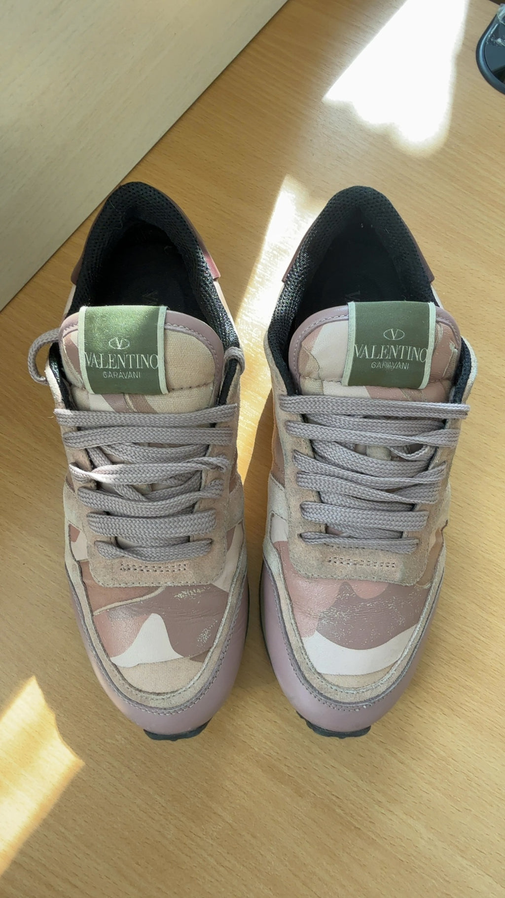 Valentino Garavani Rockrunner Sneakers Rose/Beige Camo EU 37.5 Very Good