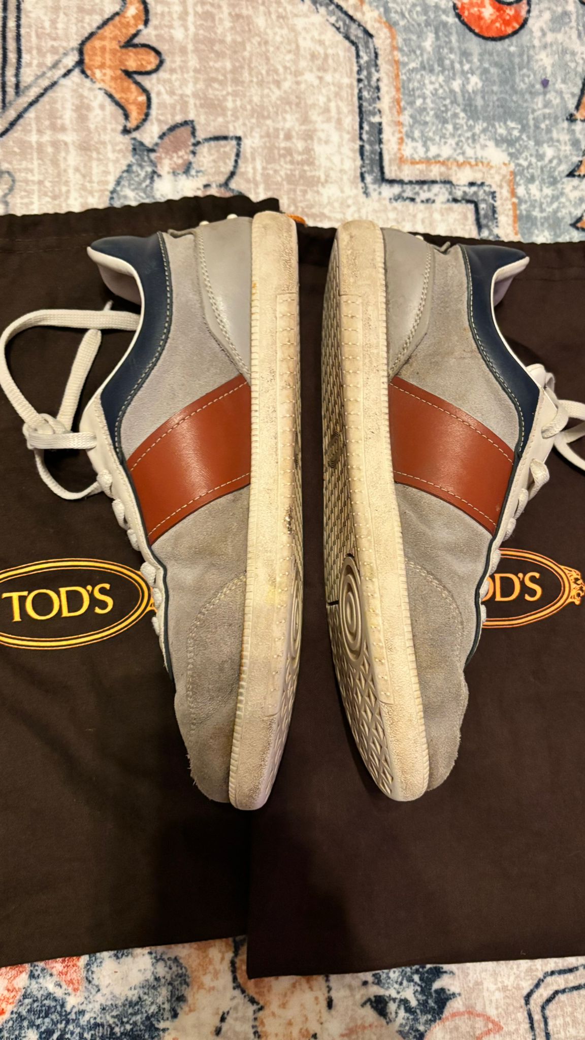Tod’s Leder/Wildleder Sneaker Grau-Blau-Rot EU 41.5 mit Dustbags, Zustand: Stark genutzt