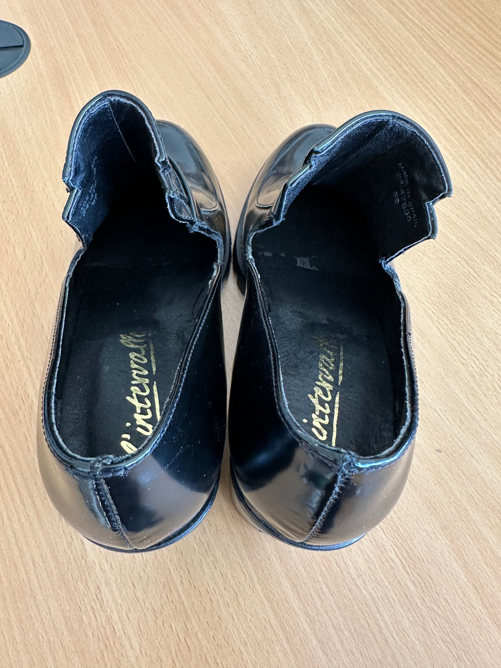 L’intervalle Loafer mit Absatz, Leder, Schwarz, Gr. 39, sehr guter Zustand