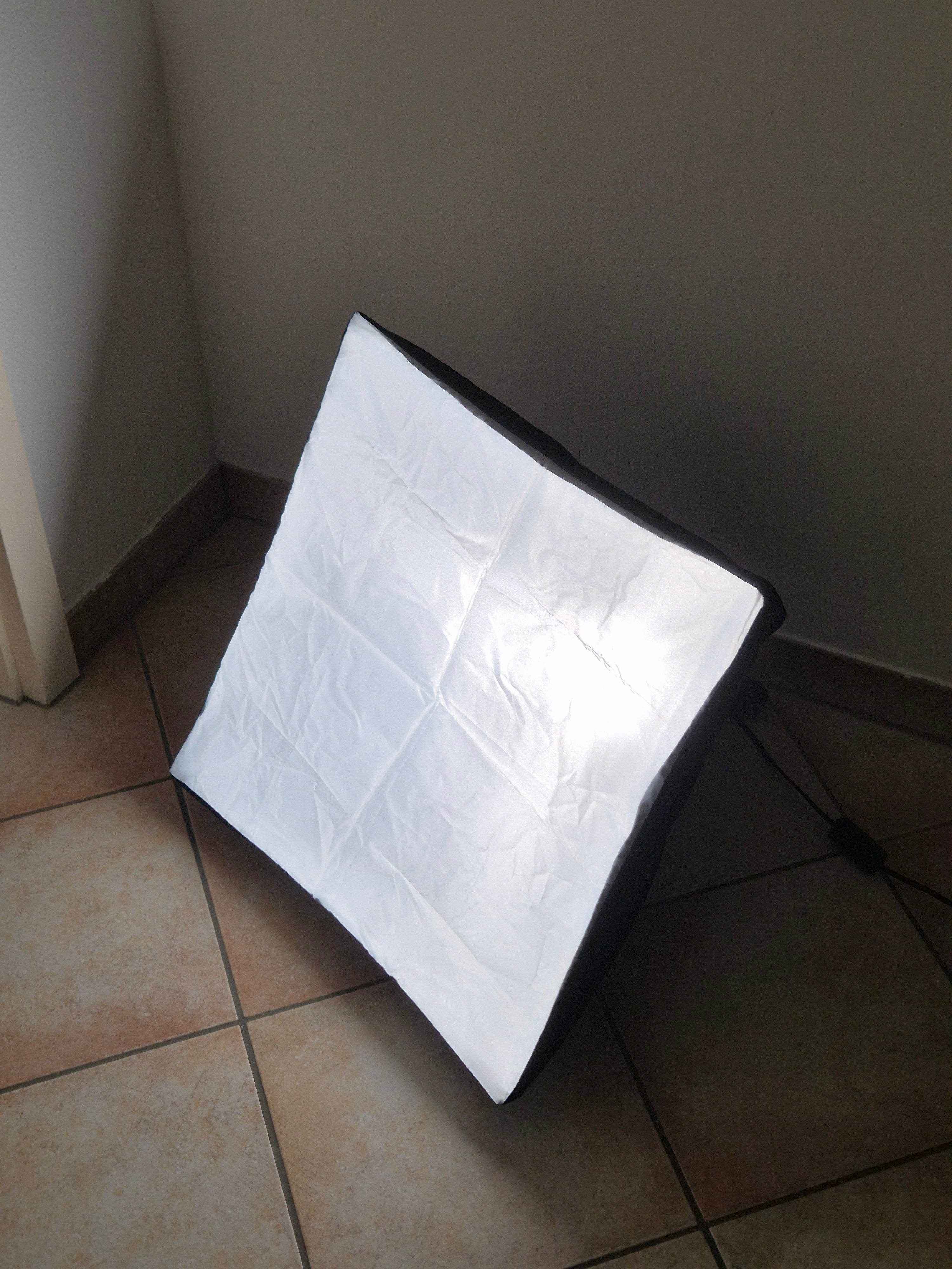 ESDDI PS025 Softbox Lighting Kit 24x31in Black/Silver Good (No Stand)