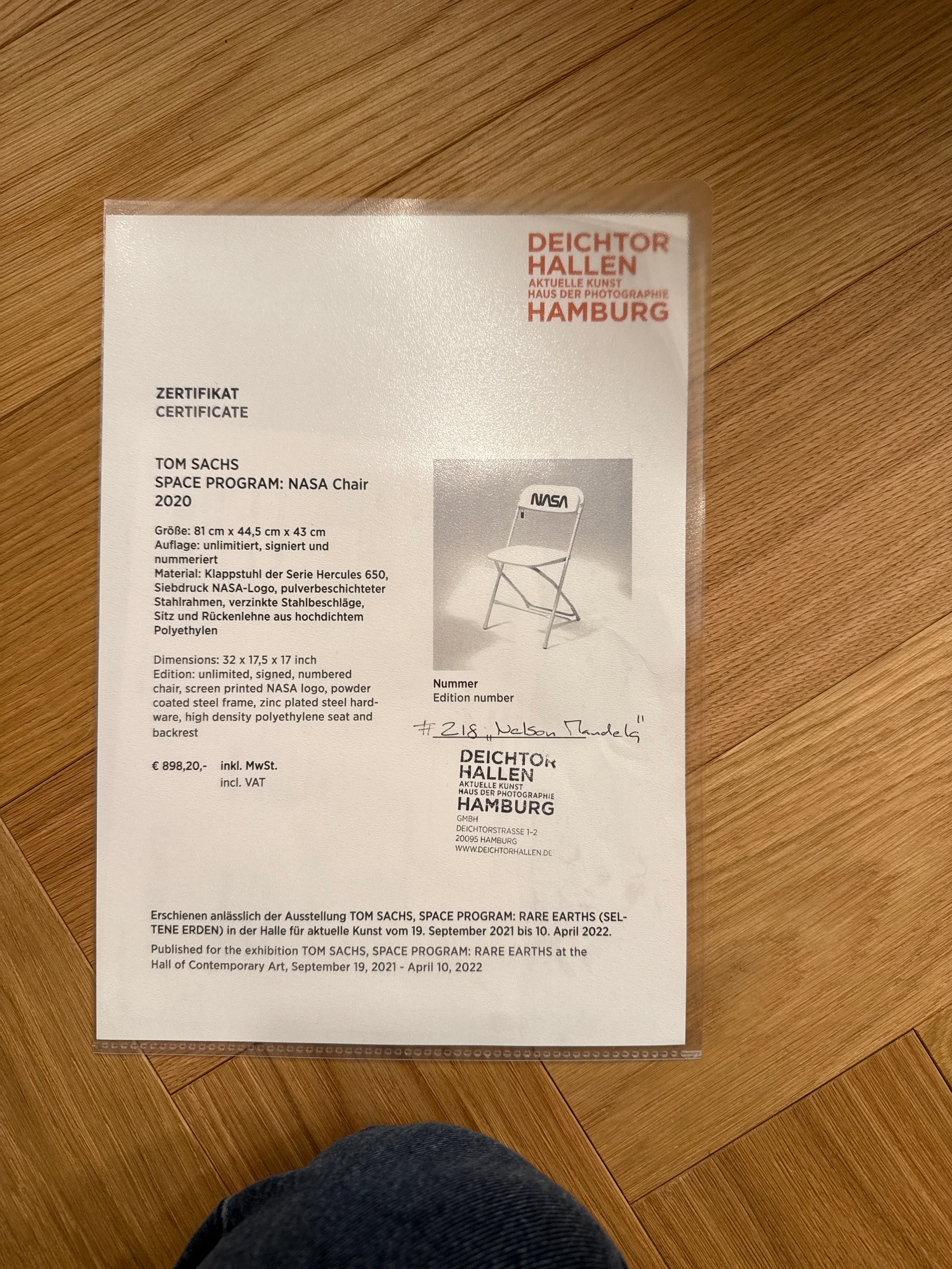 Tom Sachs NASA Chair, Weiß/Rot, signiert, Nelson Mandela, Zertifikat, sehr gut