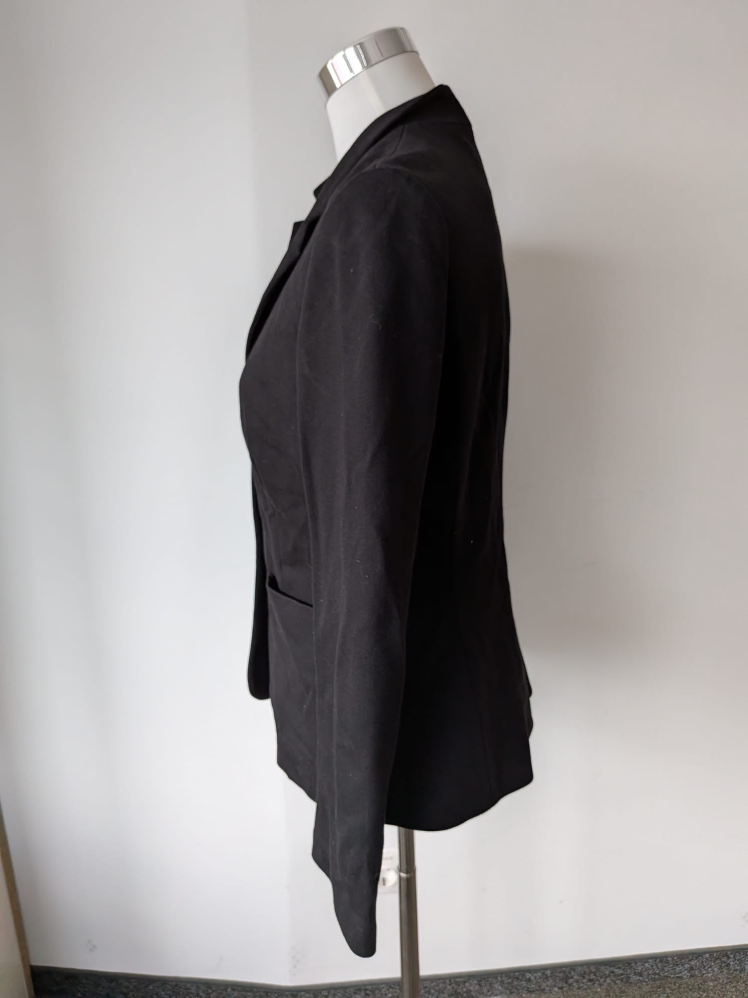 Closed COSMO Blazer Schwarz Gr. M – guter Zustand, kleiner Fleck