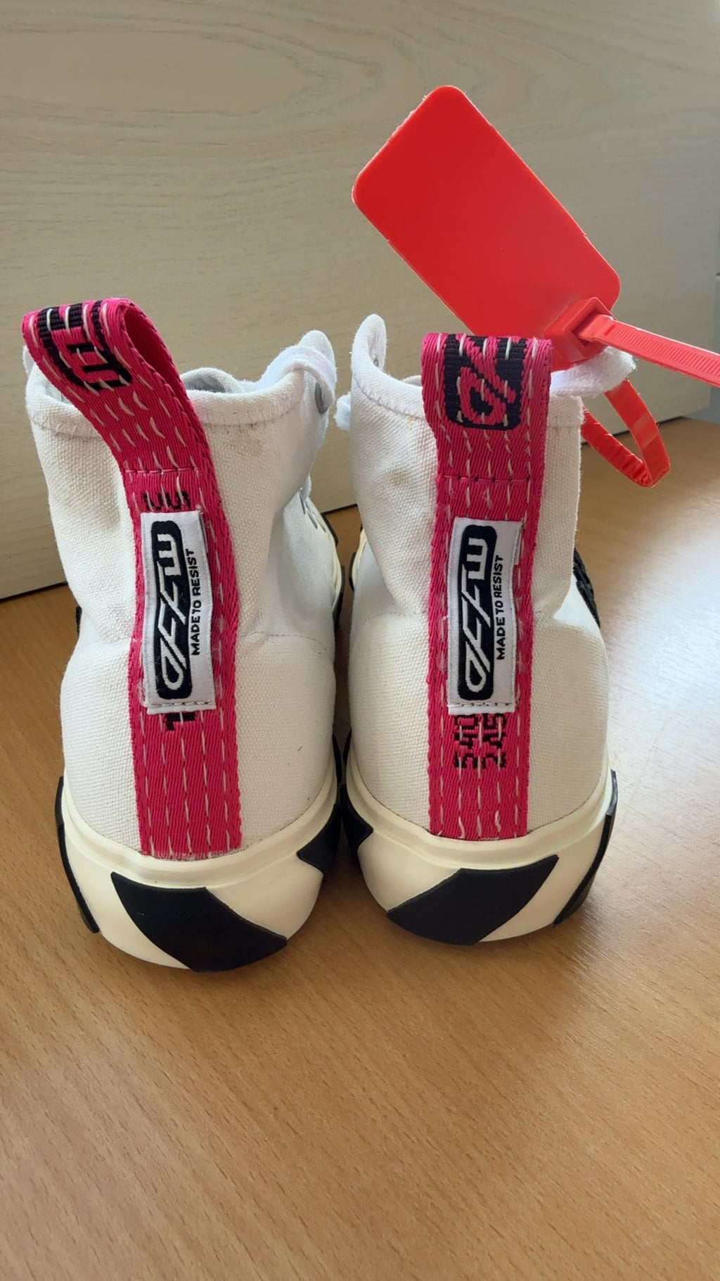 Off-White Vulcanized High-Top Sneakers White Canvas EU 42 Like New