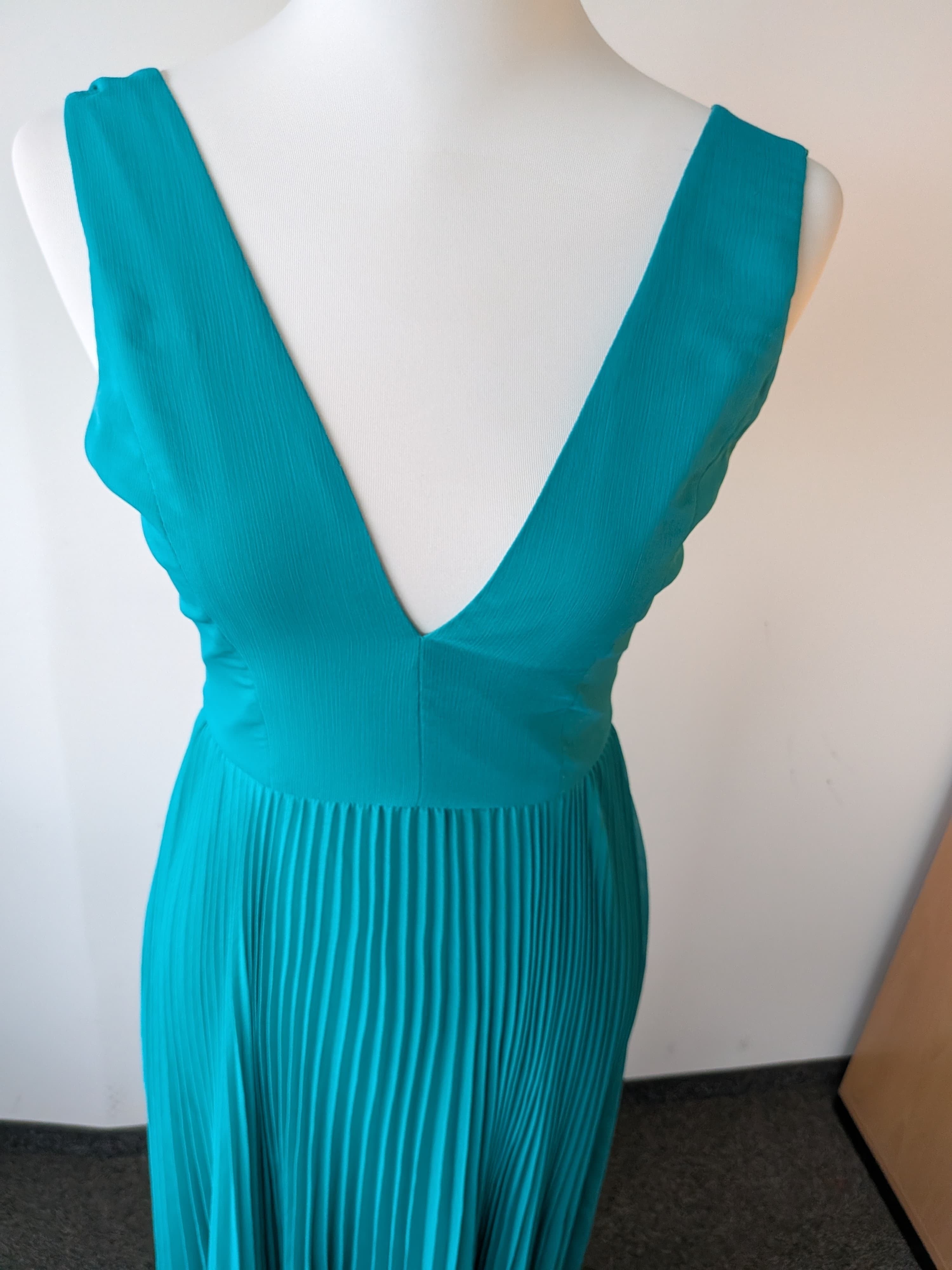 Alice + Olivia Sunniva Faltenkleid – Smaragdgrün, Midilänge, Guter Zustand