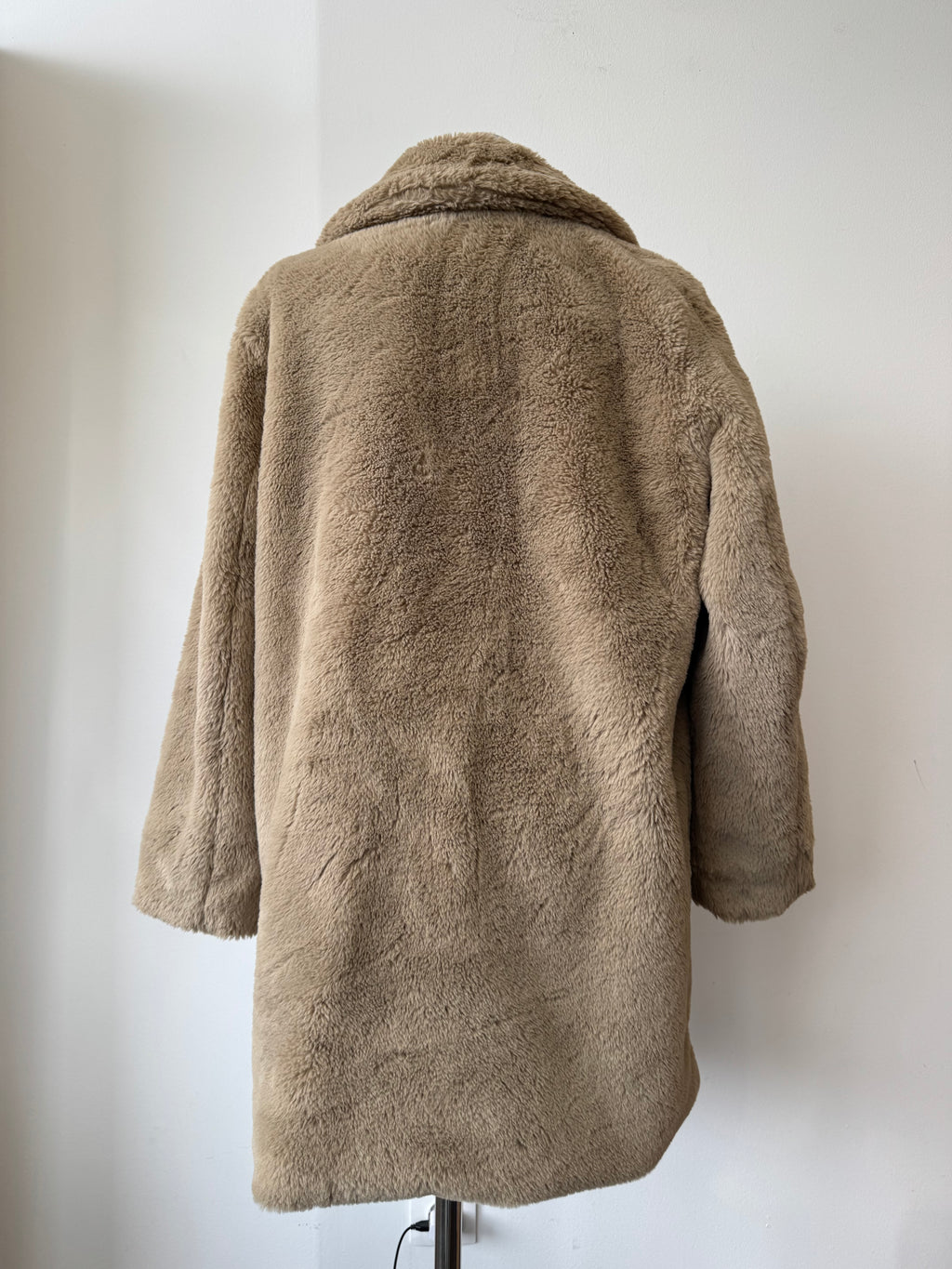 Zara Teddy Coat – Faux Fur, Beige, Size M, Very Good Condition