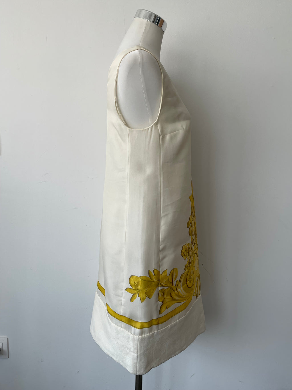 Giambattista Valli Shift Dress IT 44 Silk White Yellow Floral